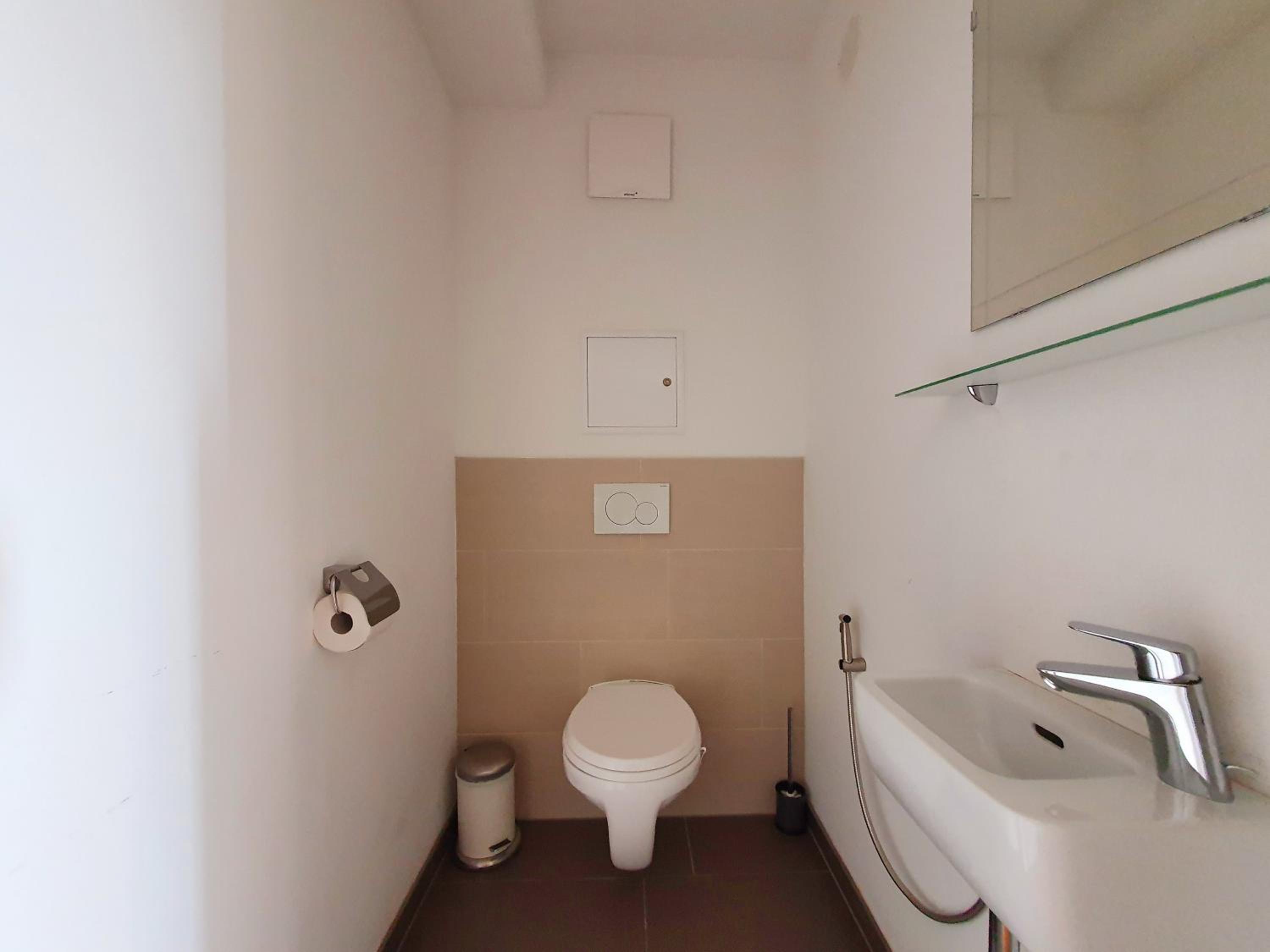 Near Lake Stylish & Fully Furnished Apartment
