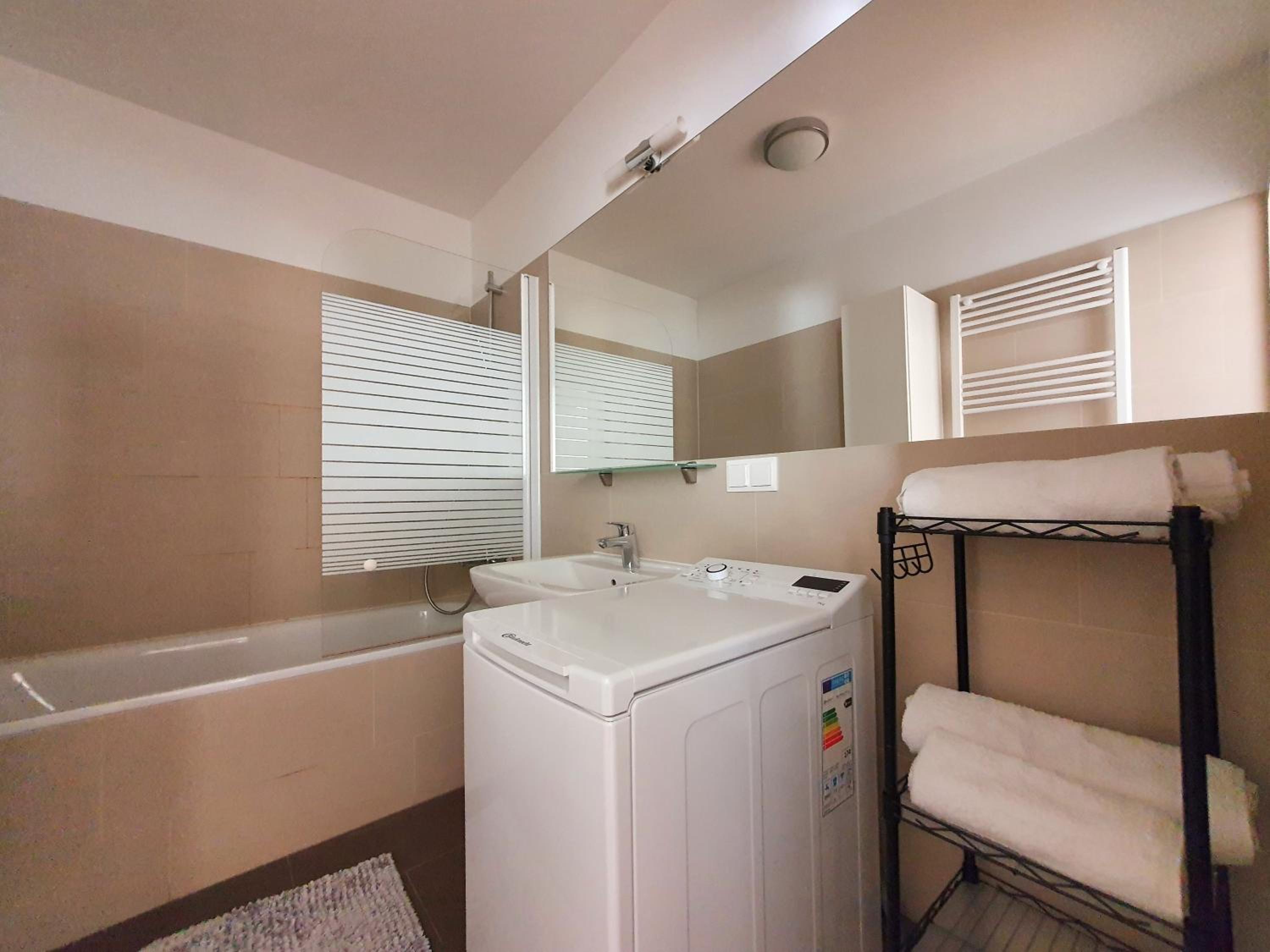 Near Lake Stylish & Fully Furnished Apartment