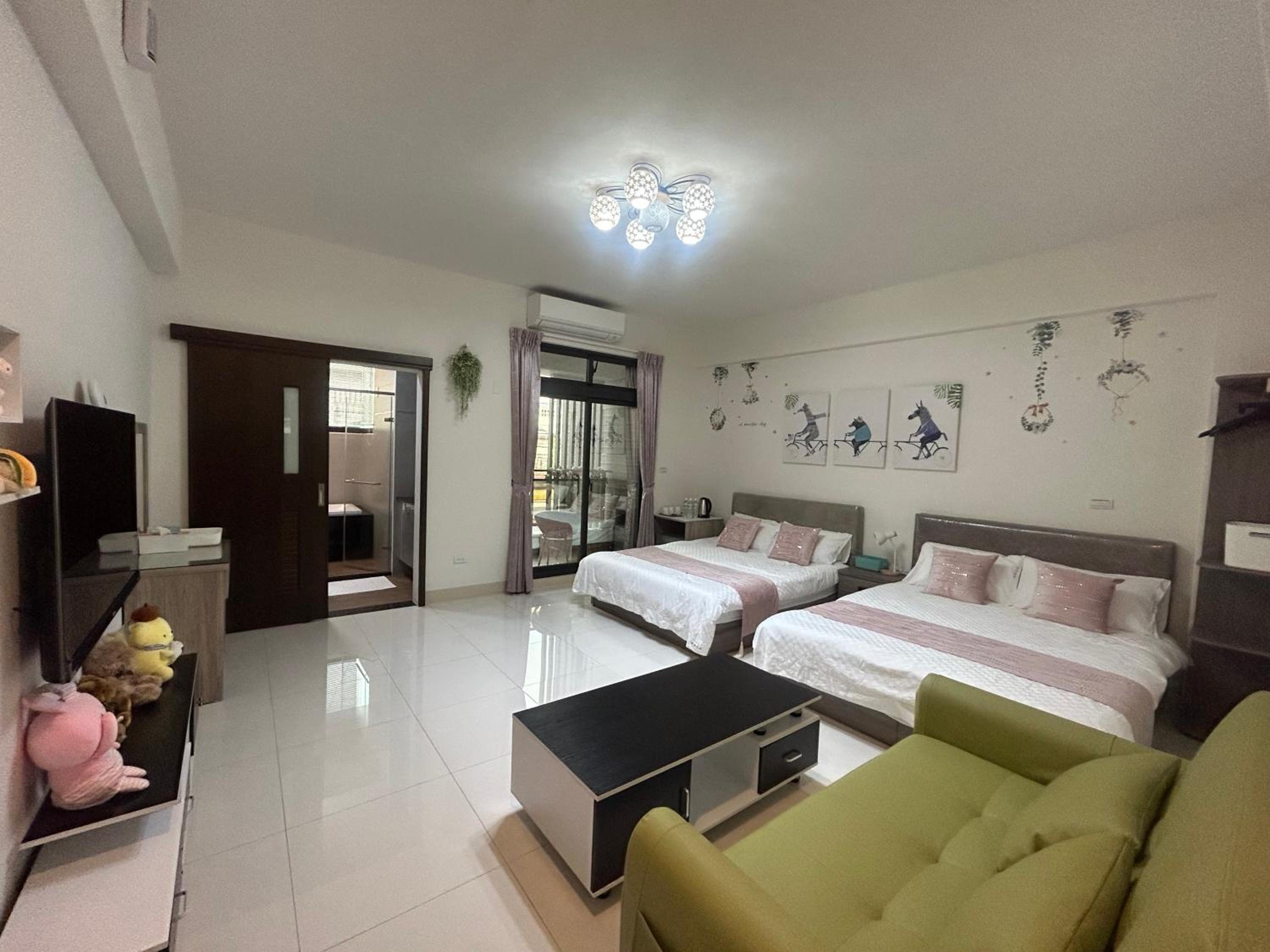 Sunshine Fonda Homestay view 4