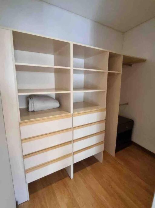 Excelente,dpto amplio, A estrenar gran ubicacion