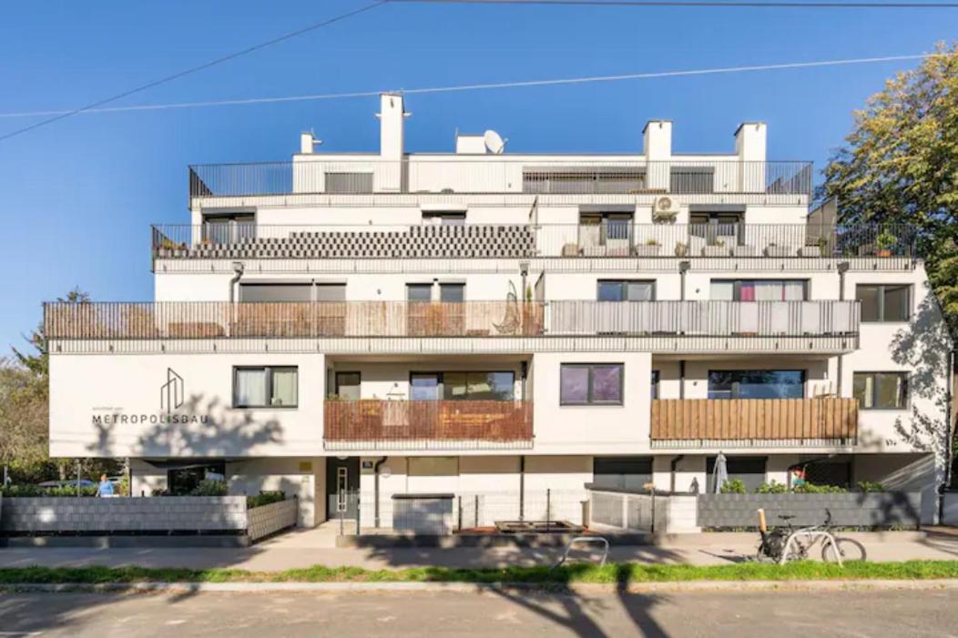 Near Lake Fully Furnished Beautiful Apartment