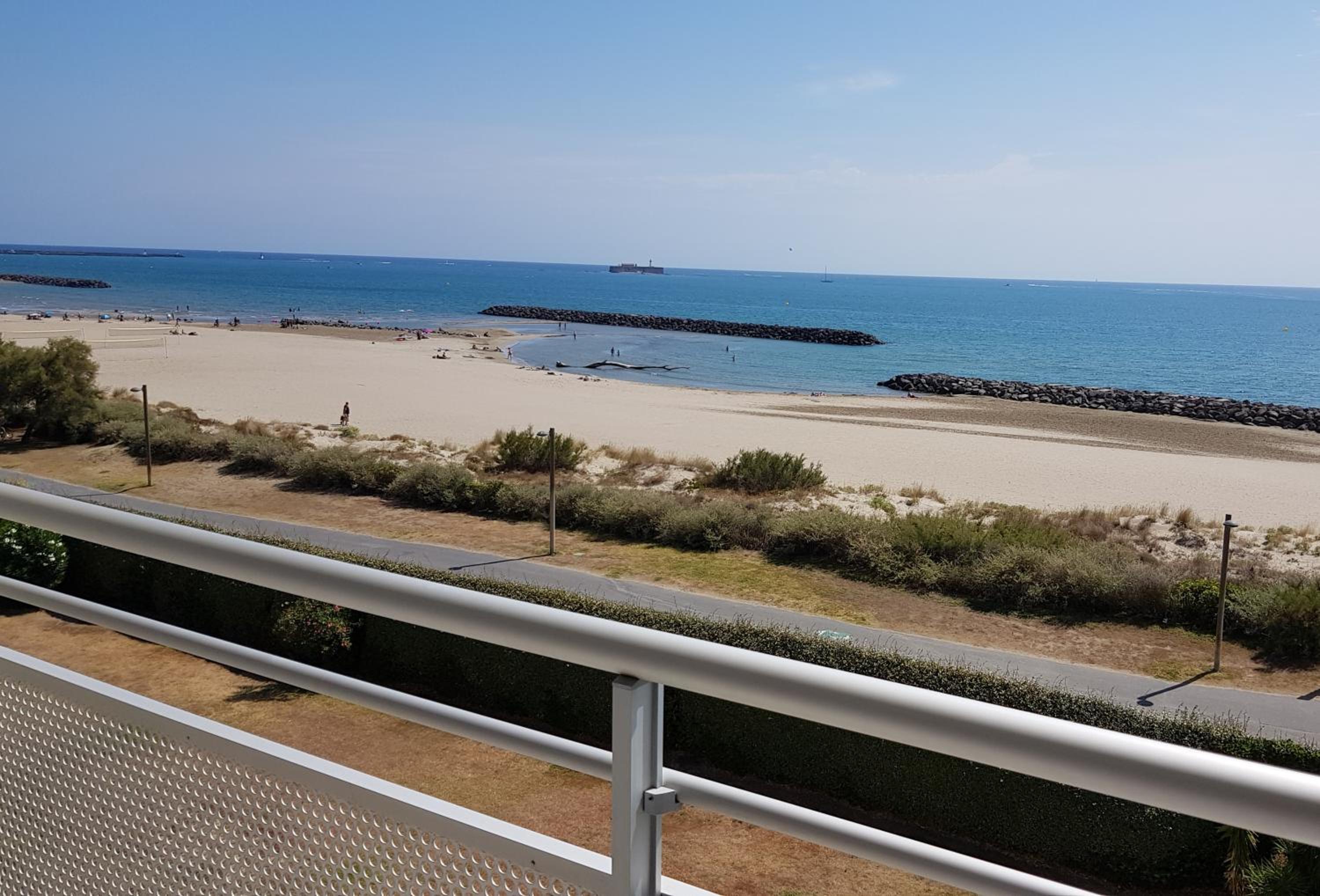 MOM' Blue Paradise Front De Mer 3 étoiles 61 m2 CAP'Diem 3 Clim - Idéal pr un Séjour de 15j ou plus ! Wifi, lit 160 - 4è Ascenseur, Parking, Piscine, Pétan