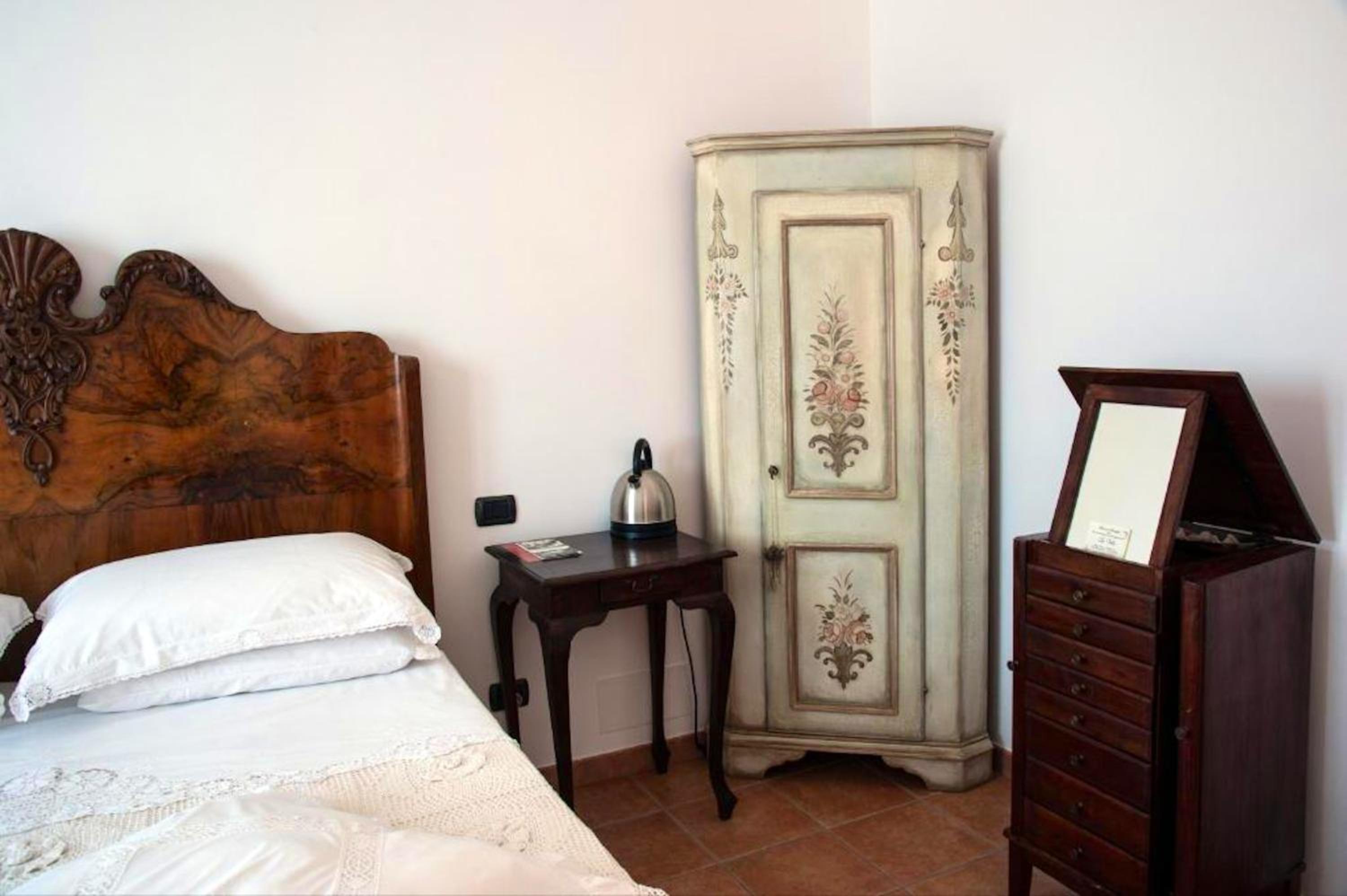 Charming House in Amelia with Lake View, 200 m² view 4
