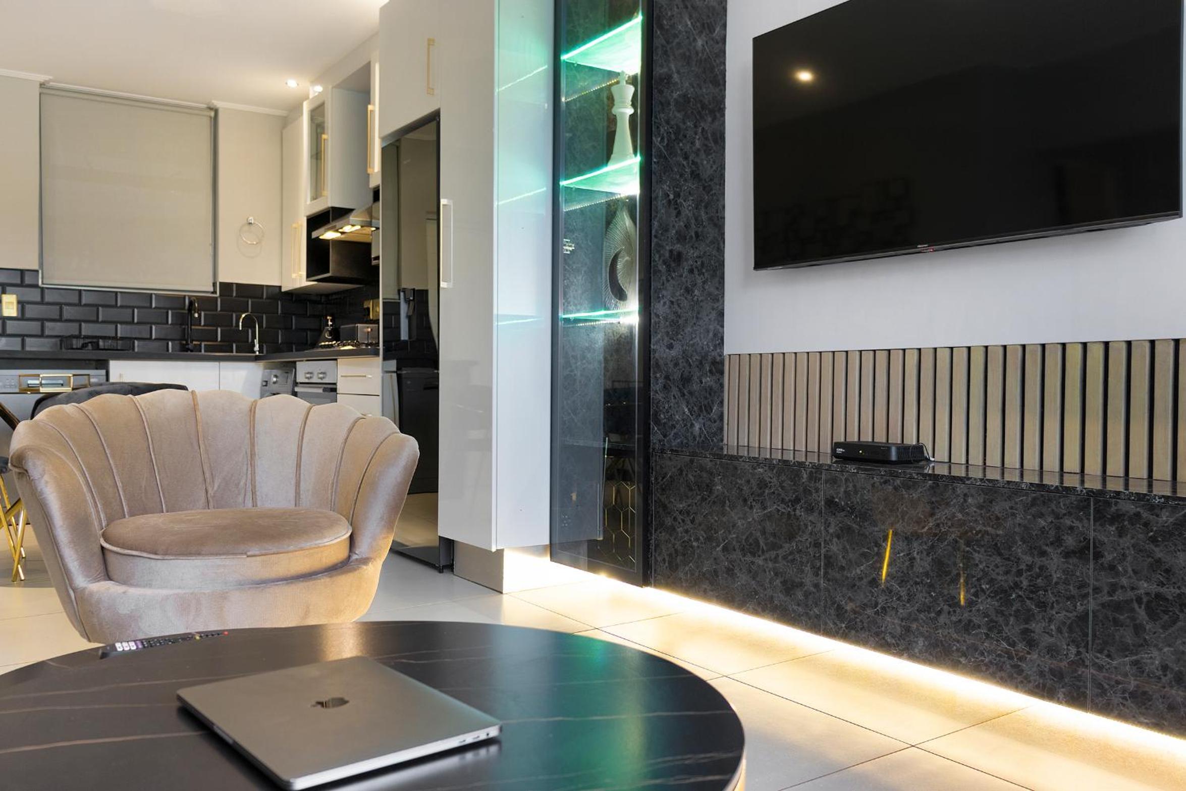 KMG Apartments at The Apex