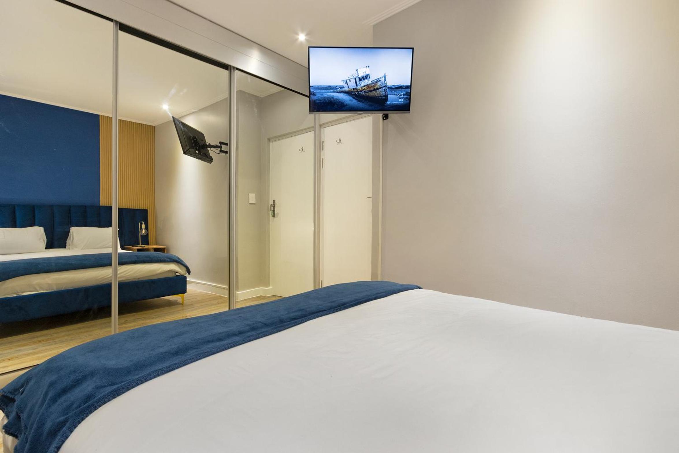 KMG Apartments at The Apex