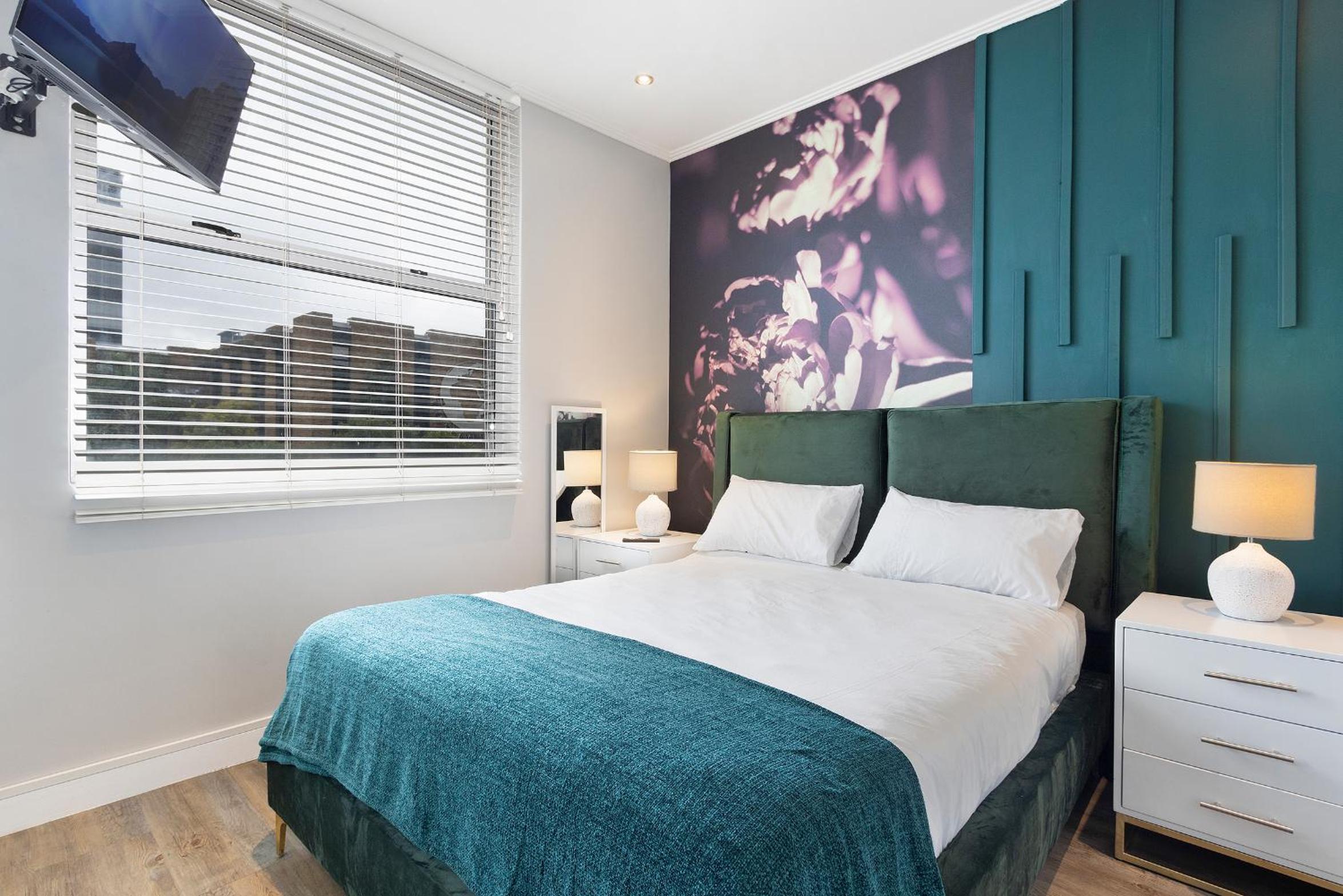 KMG Apartments at The Apex