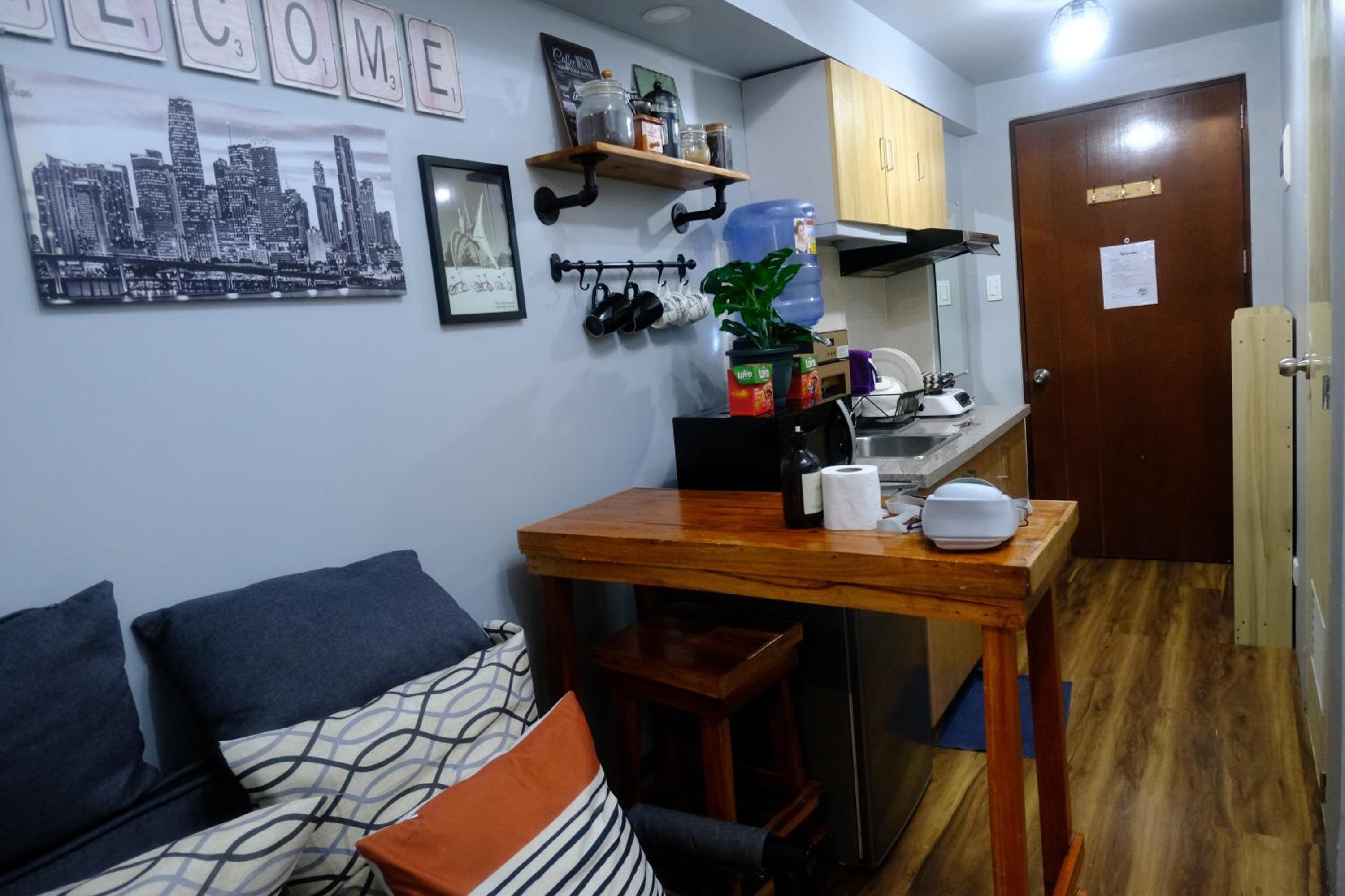 Homey 1-bedroom Condo Baguio City Moldex view 5