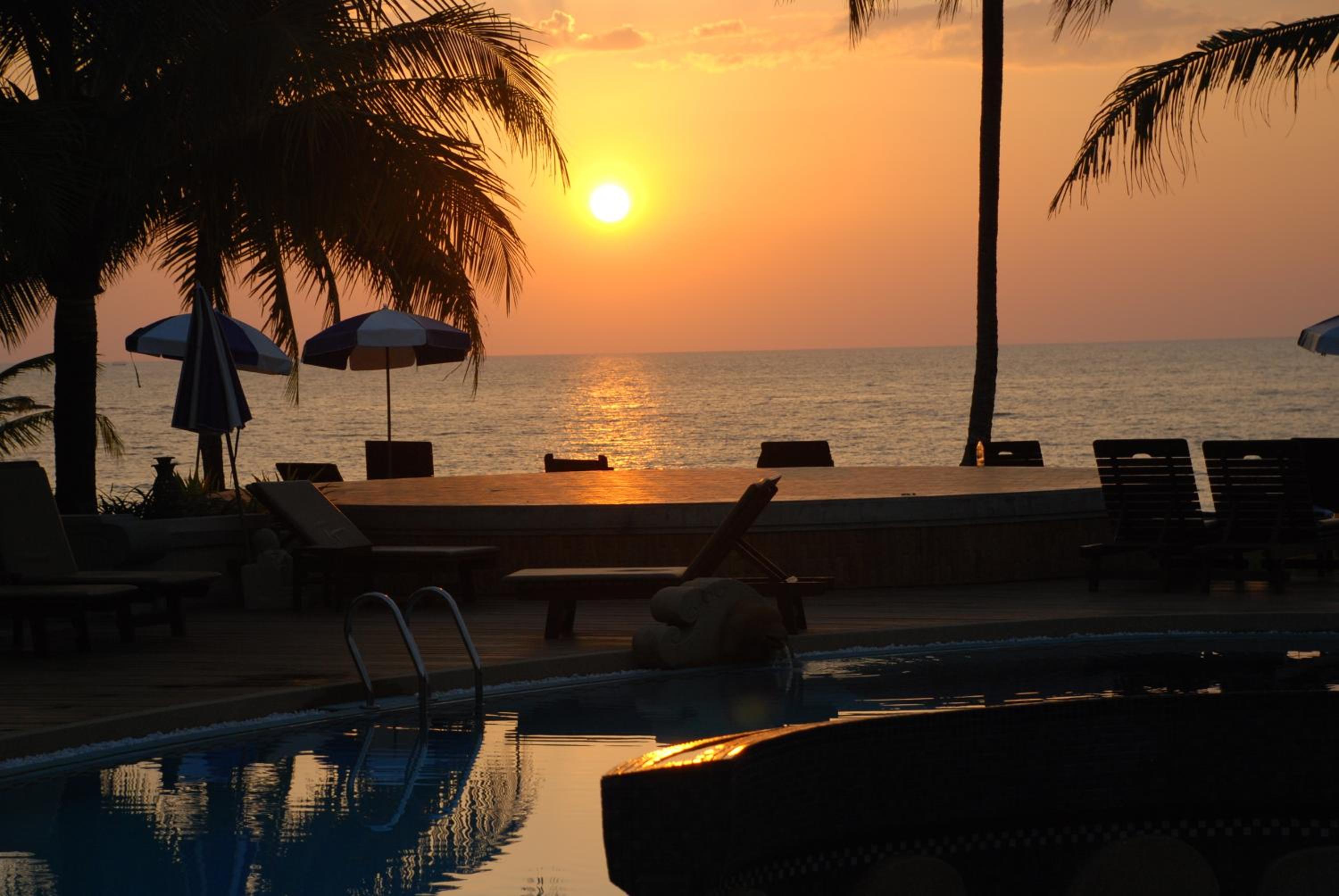 Khaolak Bayfront Resort
