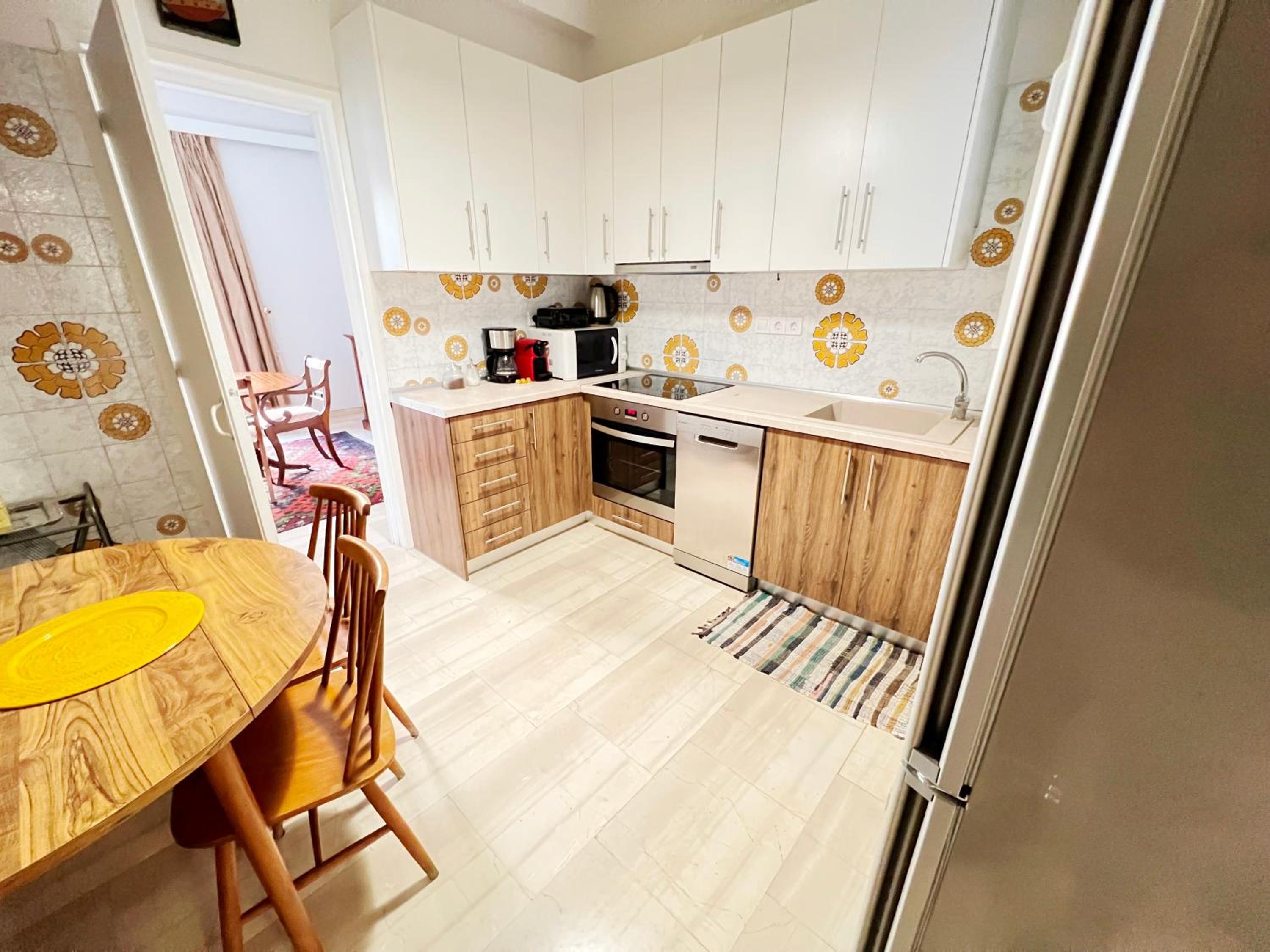 A Stroll to the Acropolis - By Athenian Homes