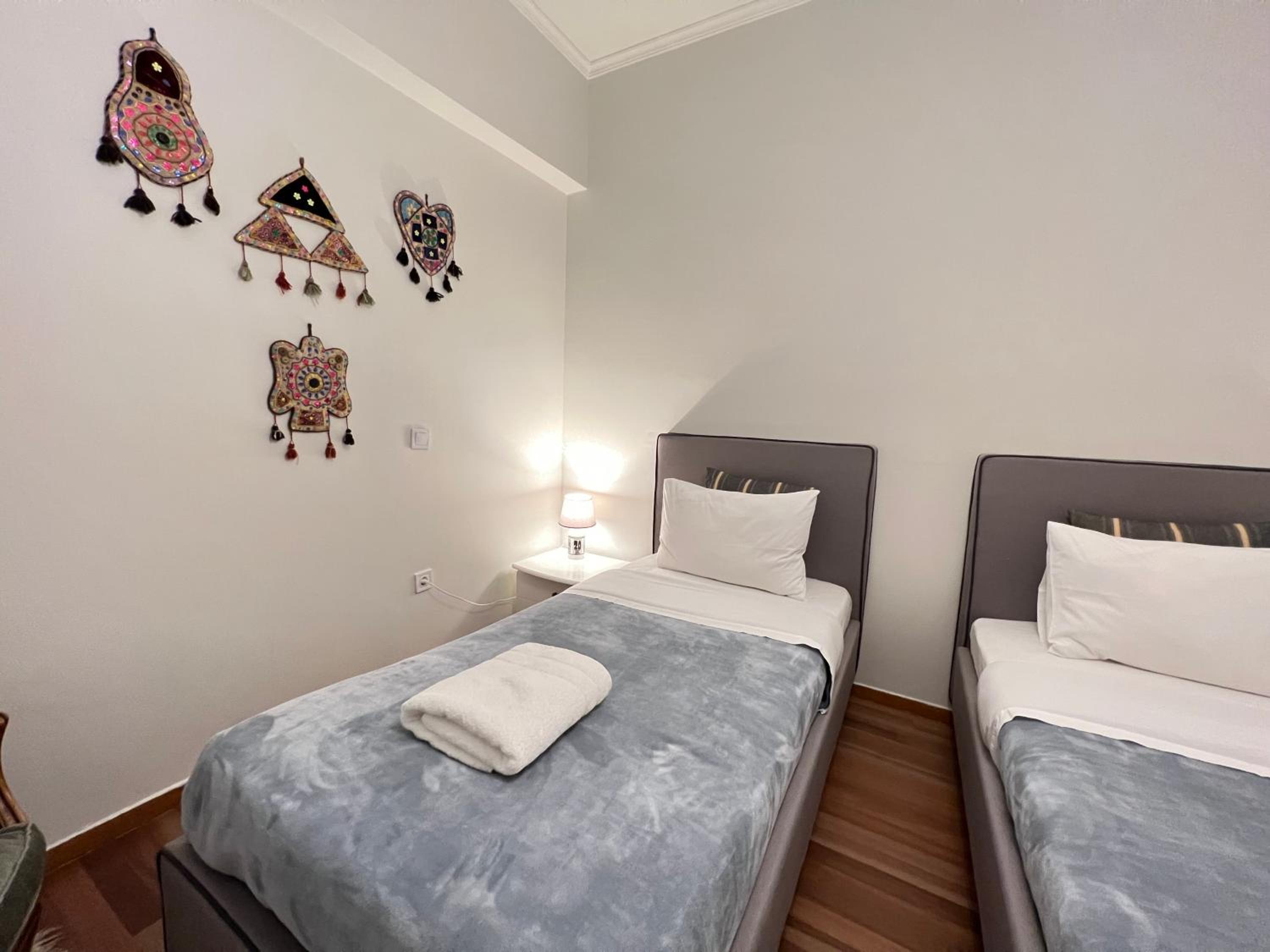A Stroll to the Acropolis - By Athenian Homes