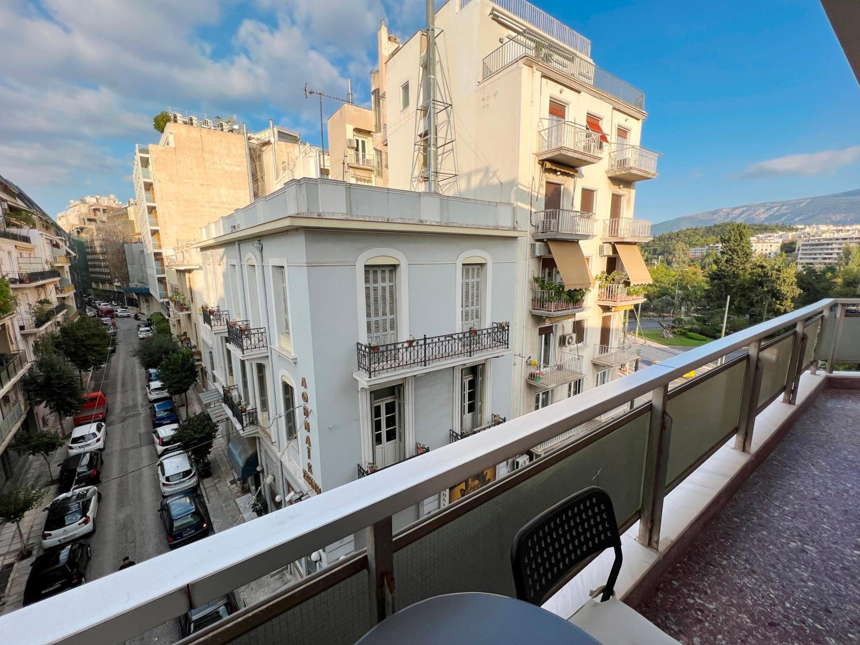 A Stroll to the Acropolis - By Athenian Homes