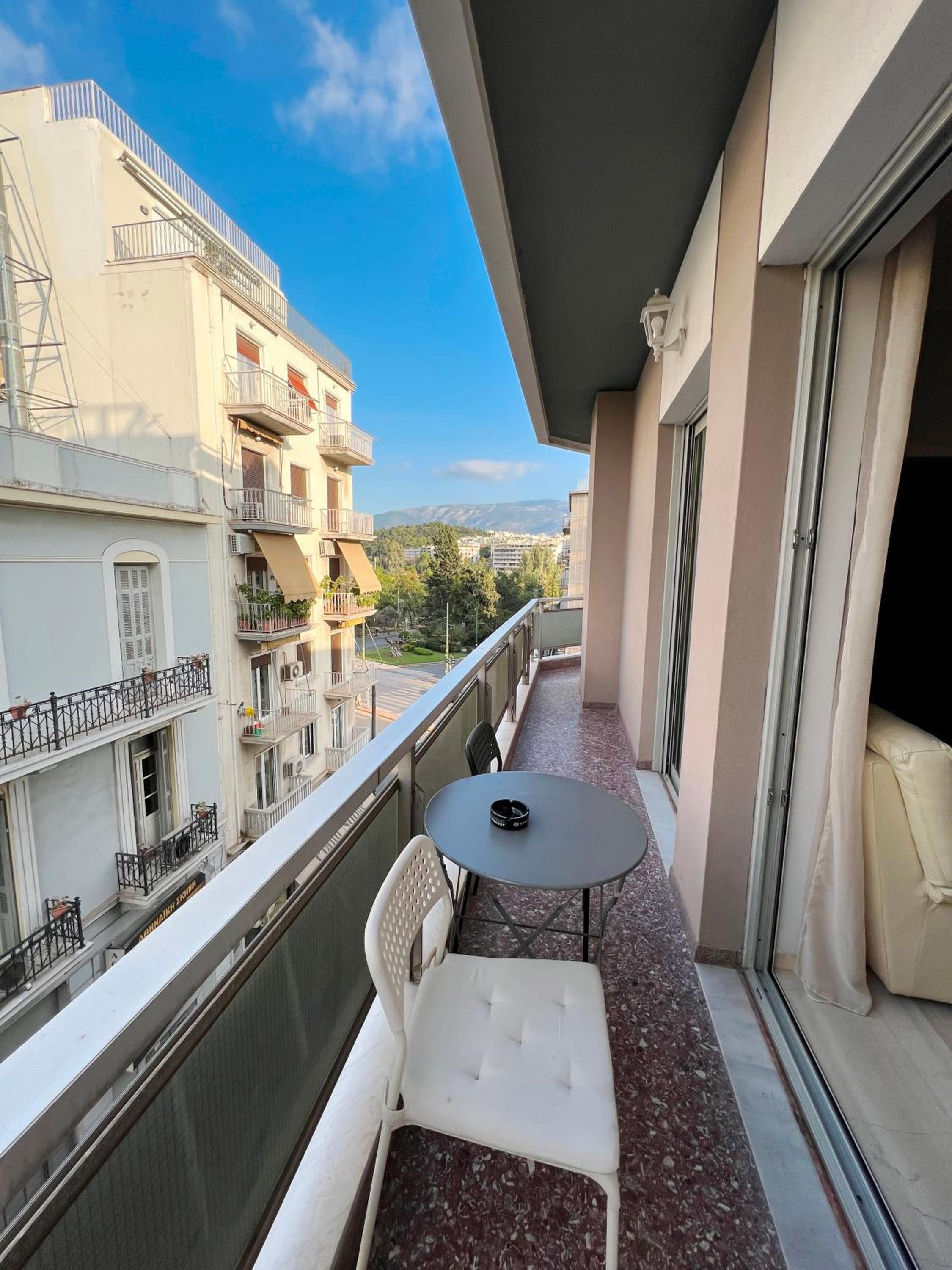 A Stroll to the Acropolis - By Athenian Homes