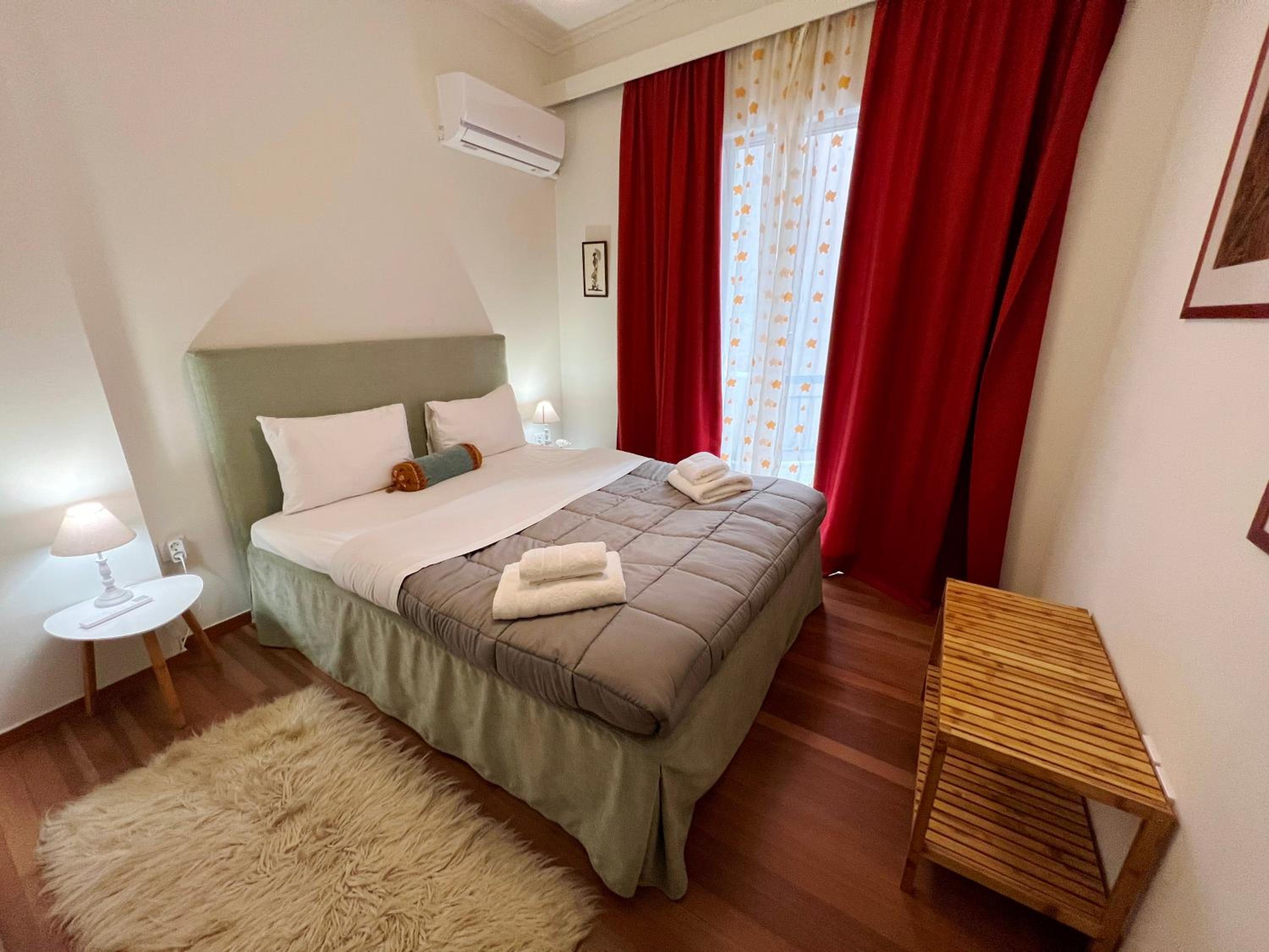A Stroll to the Acropolis - By Athenian Homes