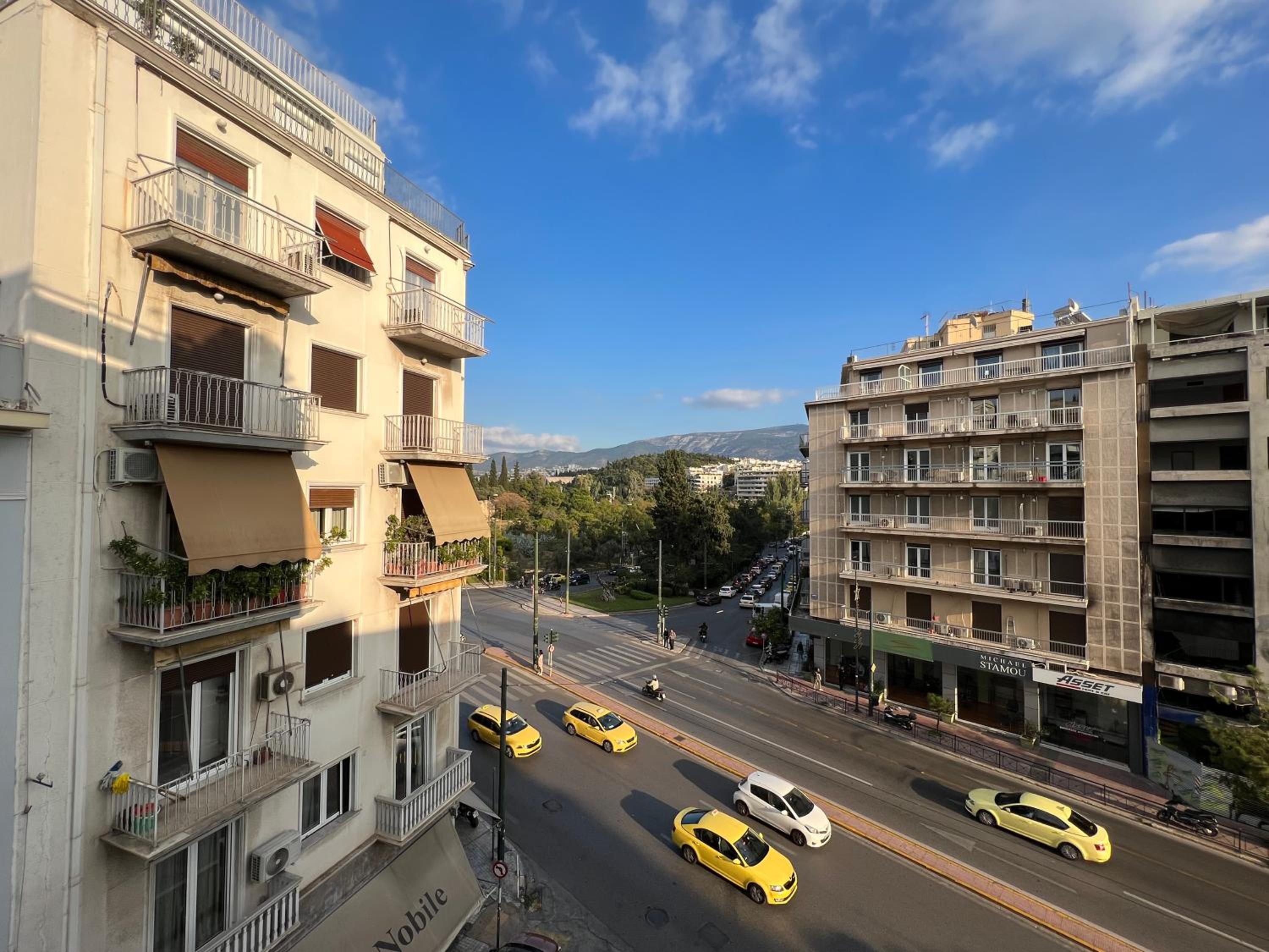 A Stroll to the Acropolis - By Athenian Homes
