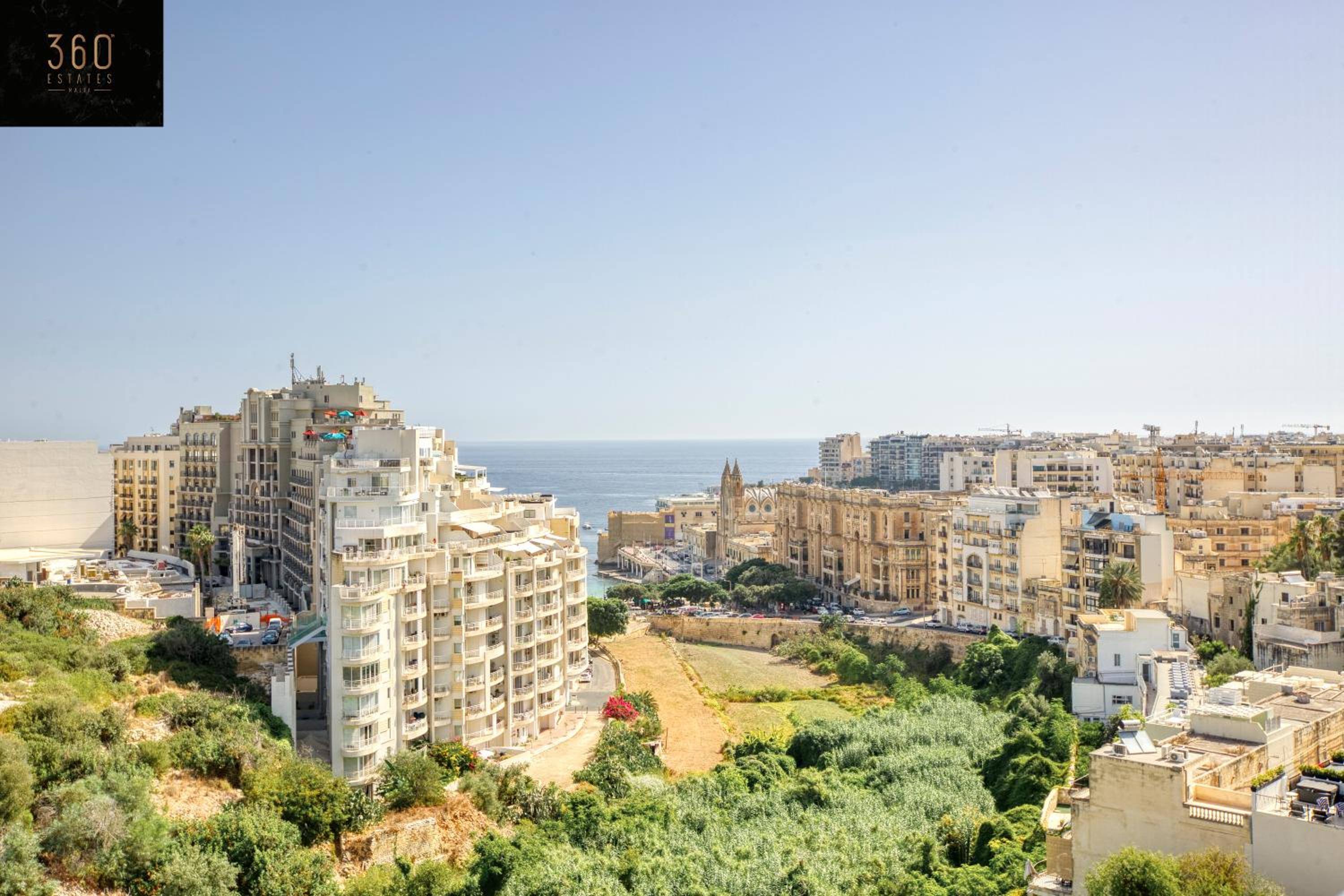Beautiful Hill APT, with Balcony, Seaviews & WIFI by 360 Estates photo 3