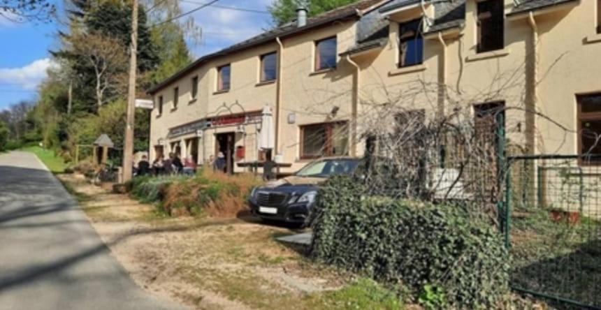 Auberge Chez Dikke Vriend, Chambres et taverne