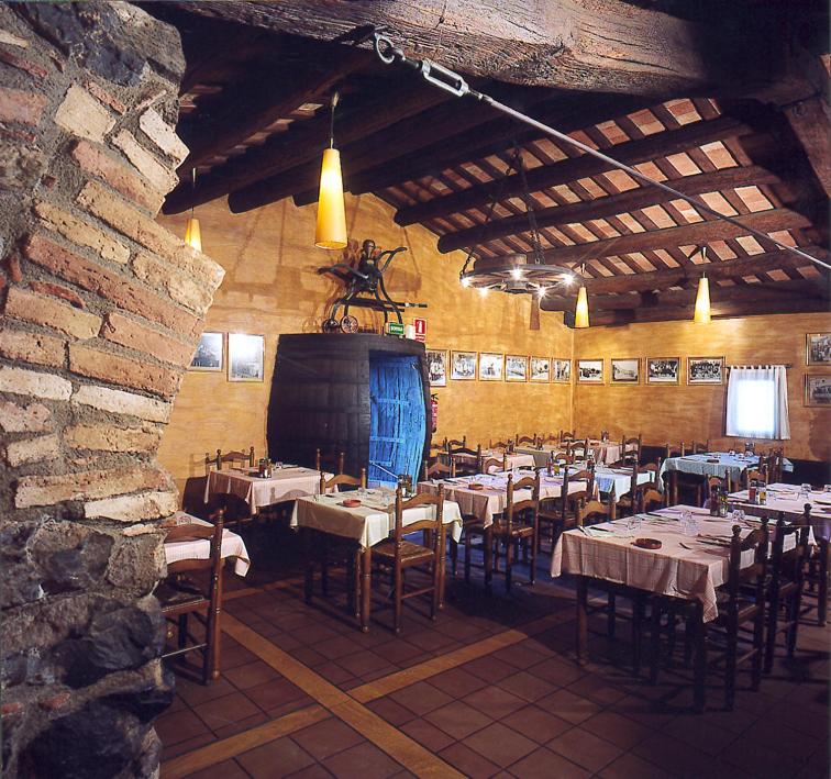 Hostal Mallorquines view 3