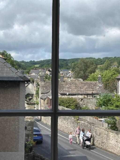 Beautiful listed 3 bedroom cottage with wood burner