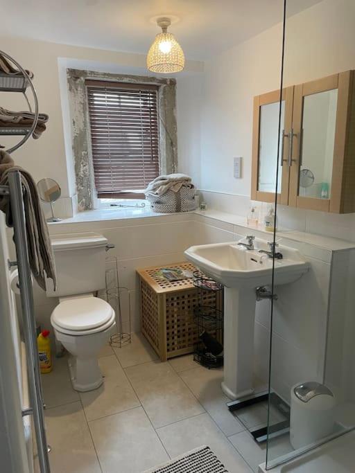 Beautiful listed 3 bedroom cottage with wood burner