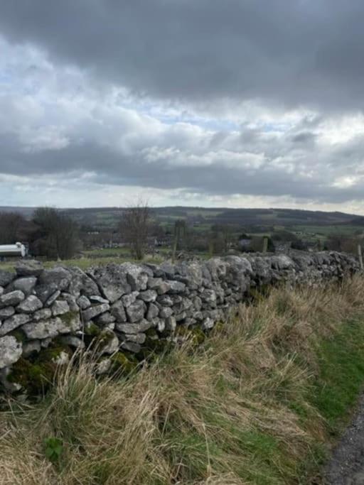 Beautiful listed 3 bedroom cottage with wood burner