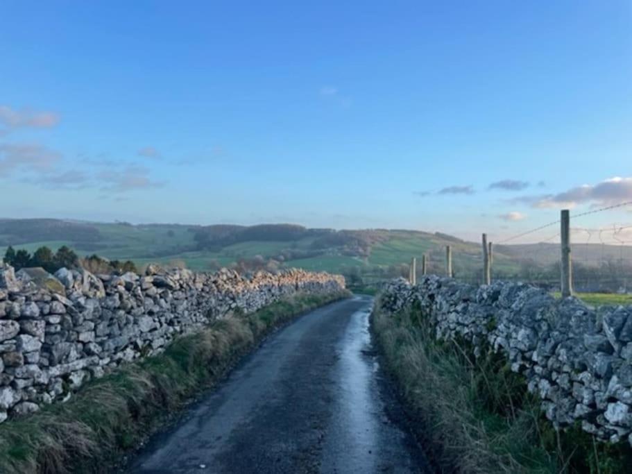 Beautiful listed 3 bedroom cottage with wood burner