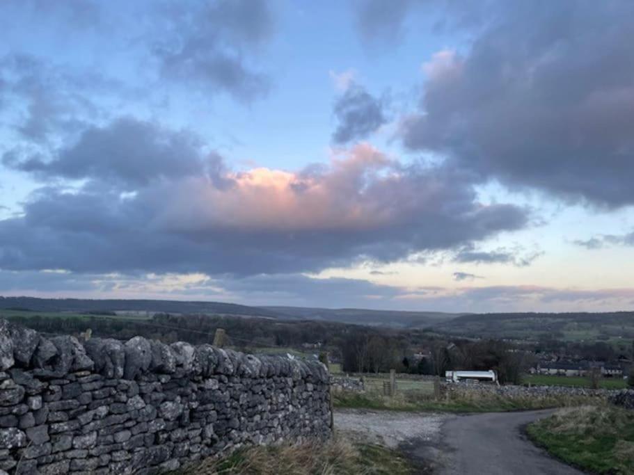 Beautiful listed 3 bedroom cottage with wood burner