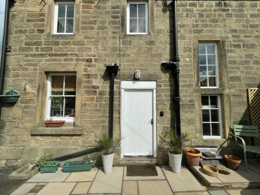 Beautiful listed 3 bedroom cottage with wood burner
