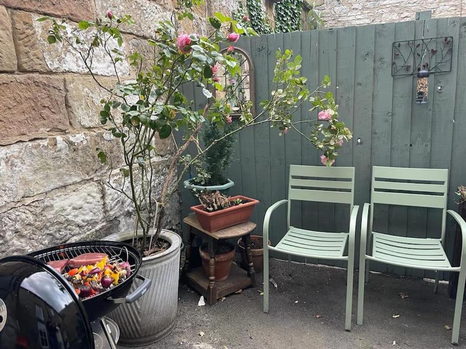 Beautiful listed 3 bedroom cottage with wood burner