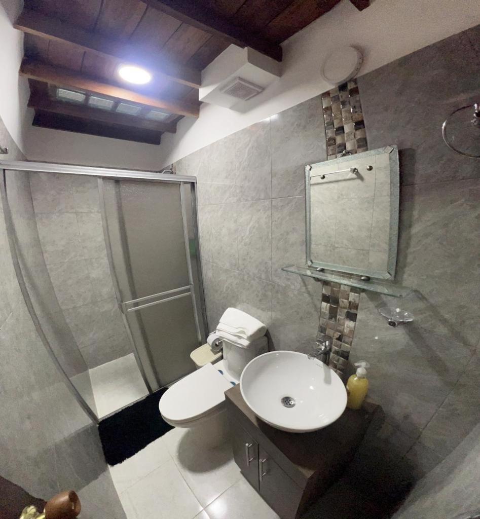 Agradable casa en Buga junto a la basílica