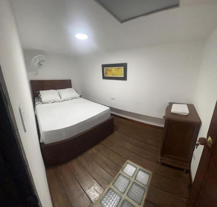 Agradable casa en Buga junto a la basílica