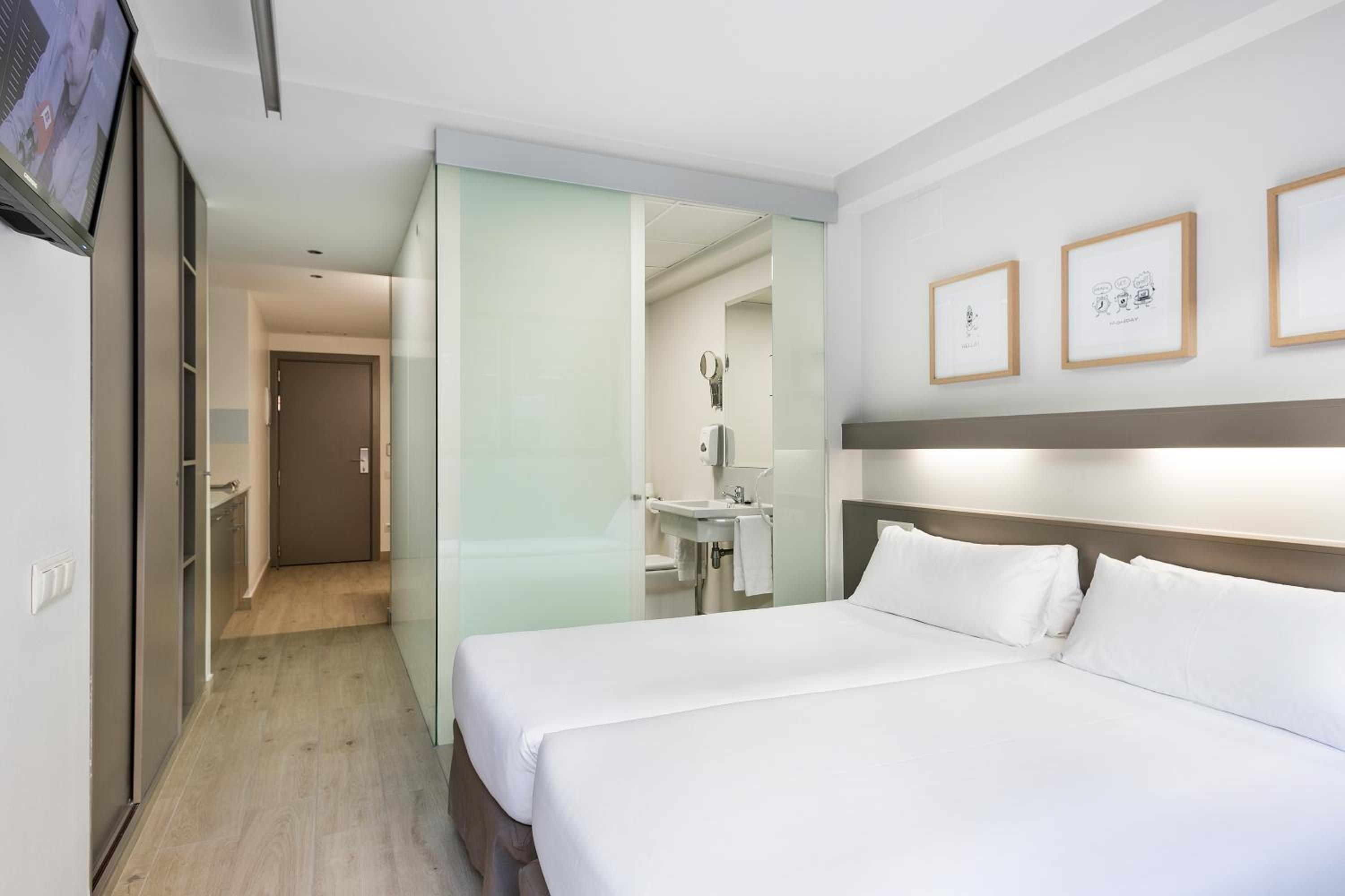 Aparthotel Bcn Montjuic photo 2