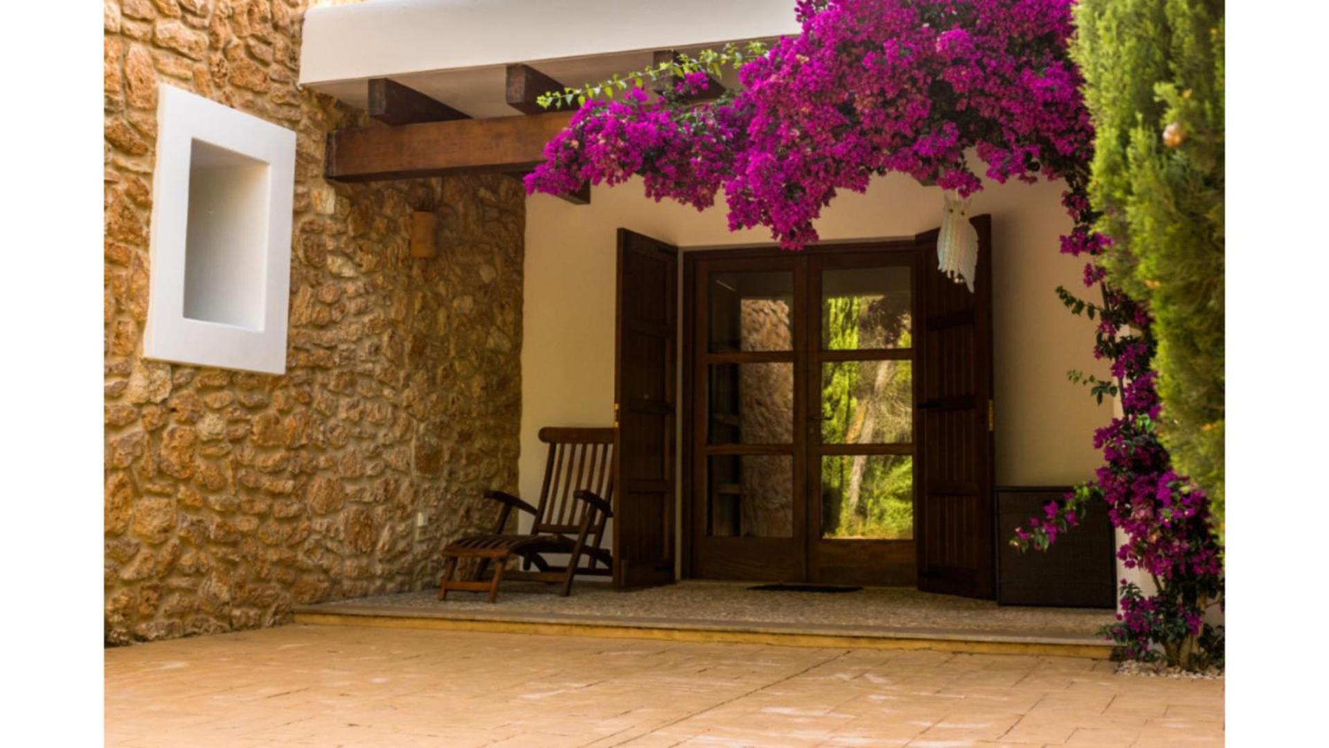 Villa Tegui is a luxury villa close to San Rafael and 10 min drive to Ibiza Town and San Antonio view 2