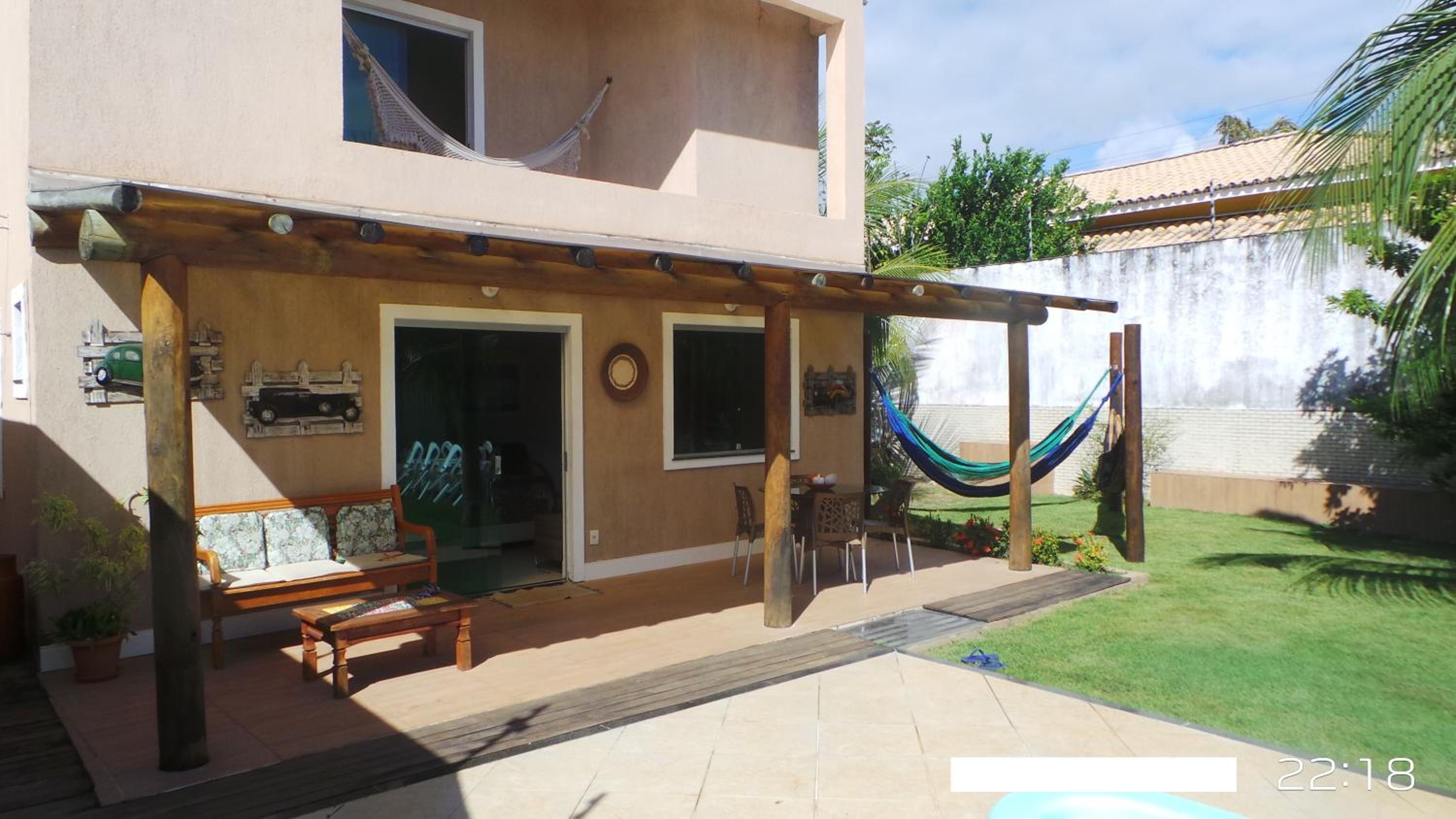 Excelente casa com Piscina