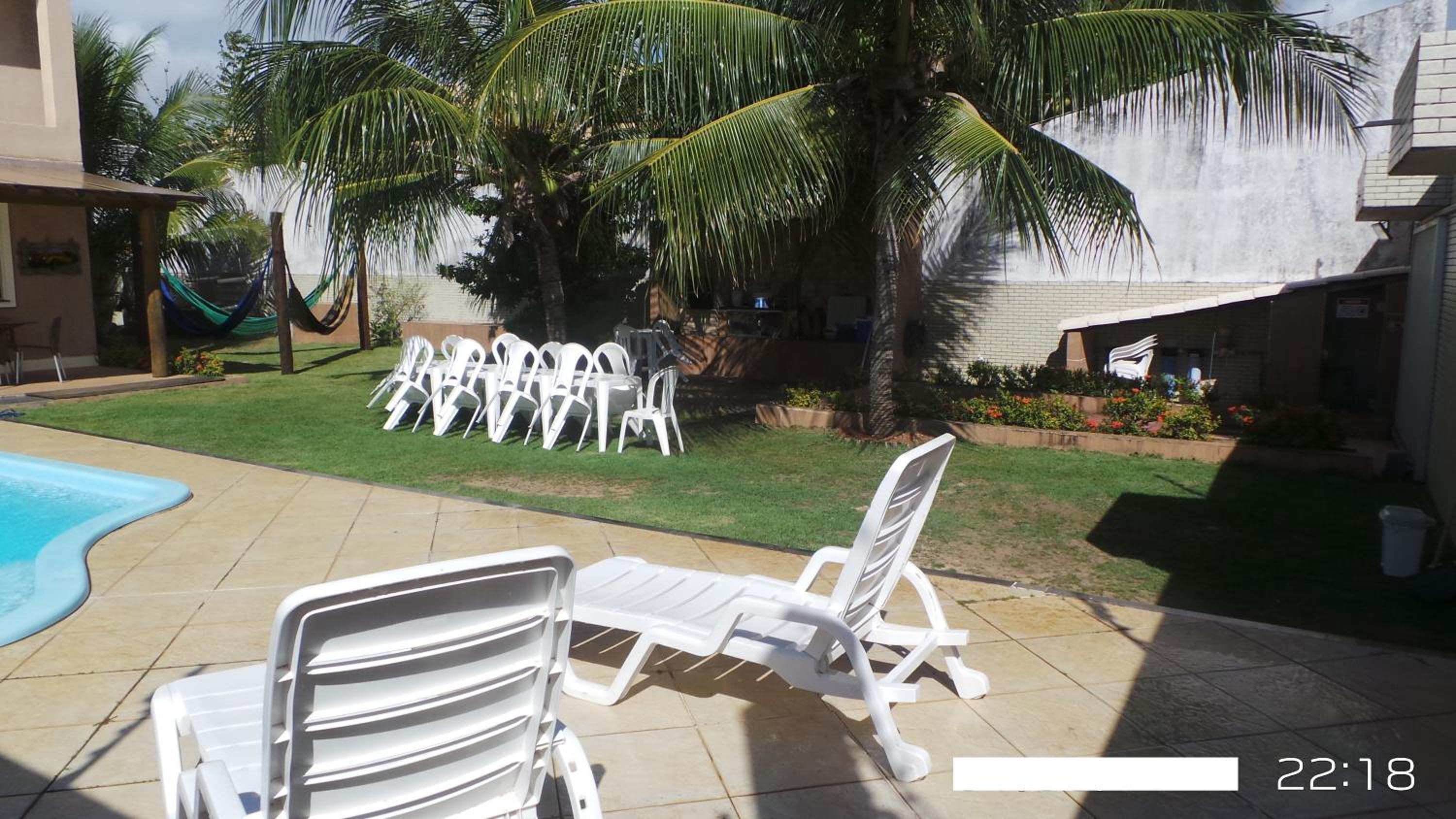 Excelente casa com Piscina