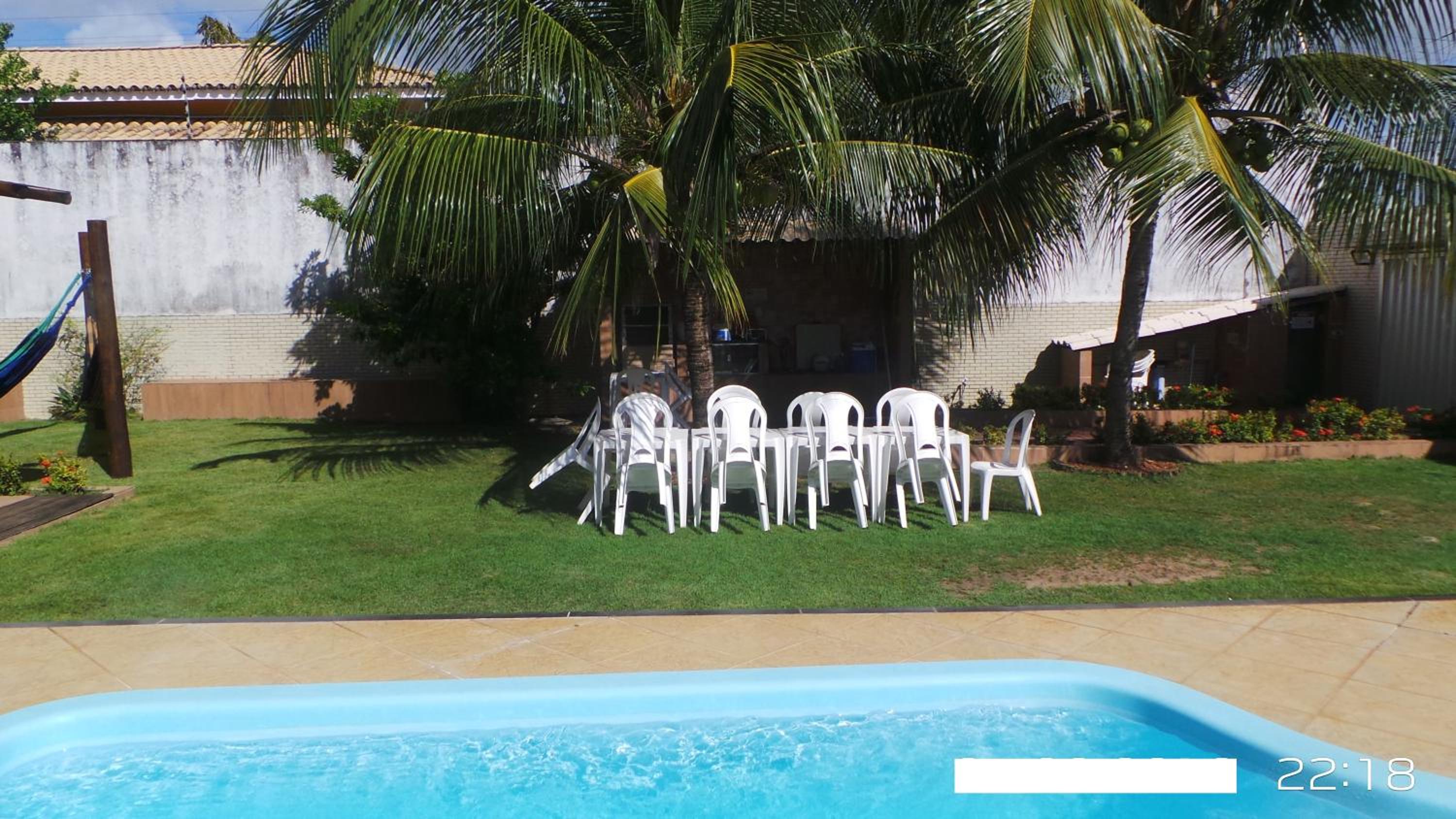 Excelente casa com Piscina