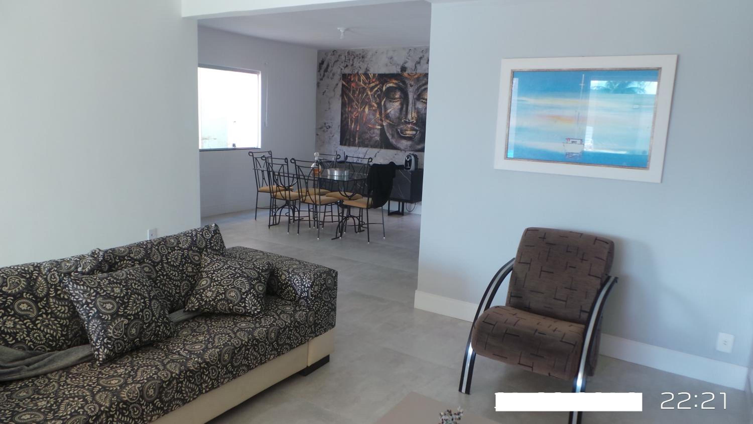 Excelente casa com Piscina