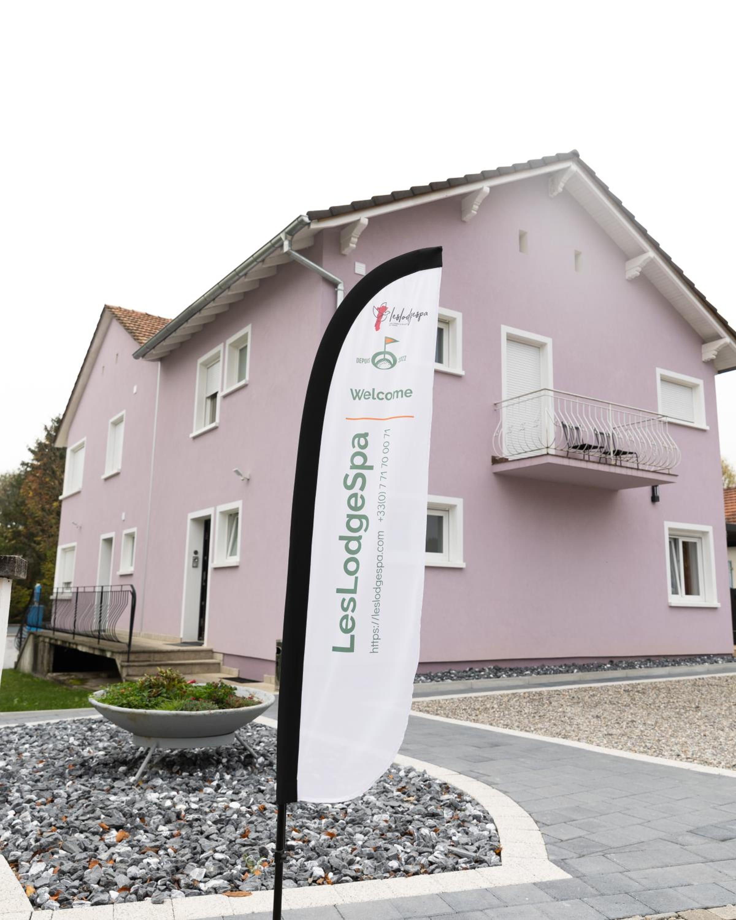La Chambre des Secrets by Leslodgespa - Escapade romantique proche de Bâle avec terrasse privée