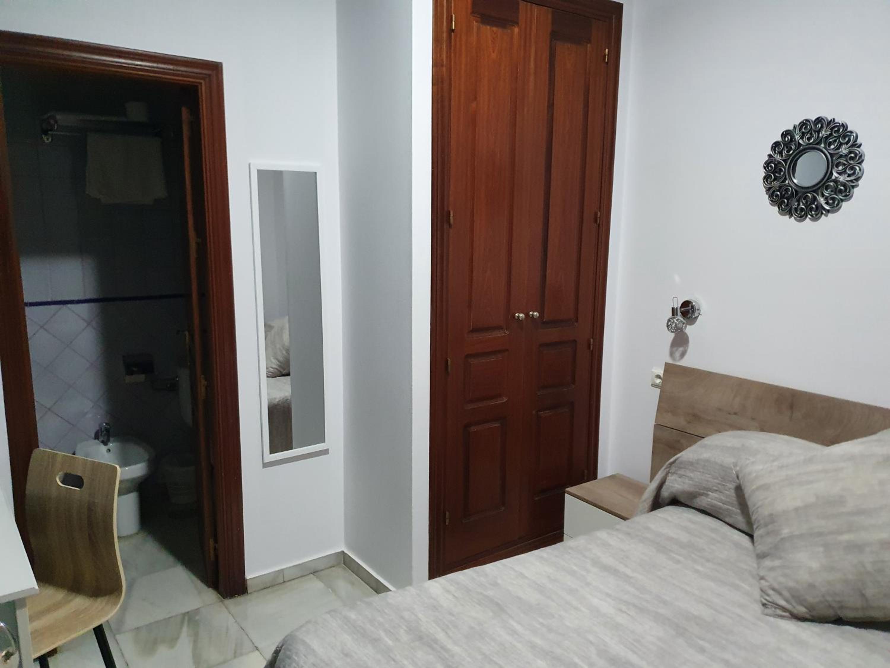 Hostal Puerta Carmona view 5