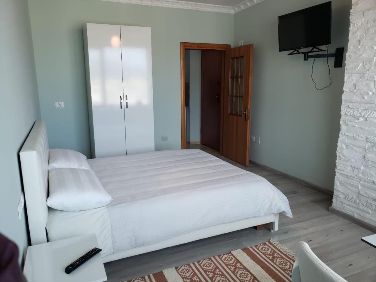 Agroni Rooms