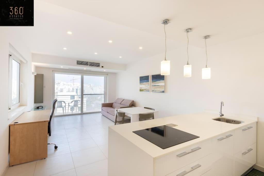 Modern Apt in Marsaskala | Near Seafront & Beaches view 2
