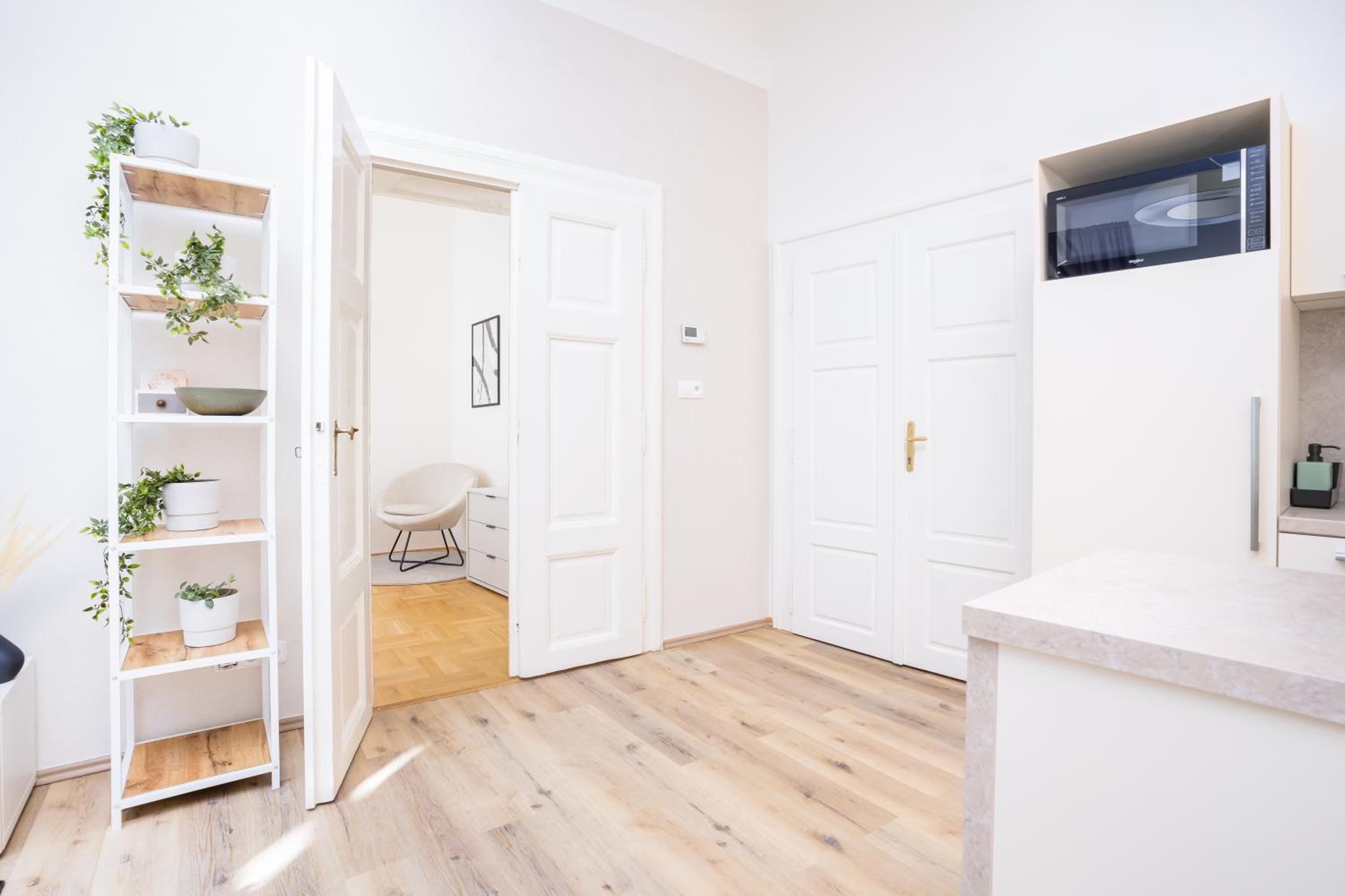 Prague Days - Two-bedroom Apartment with Workspace right next to Old Town Square