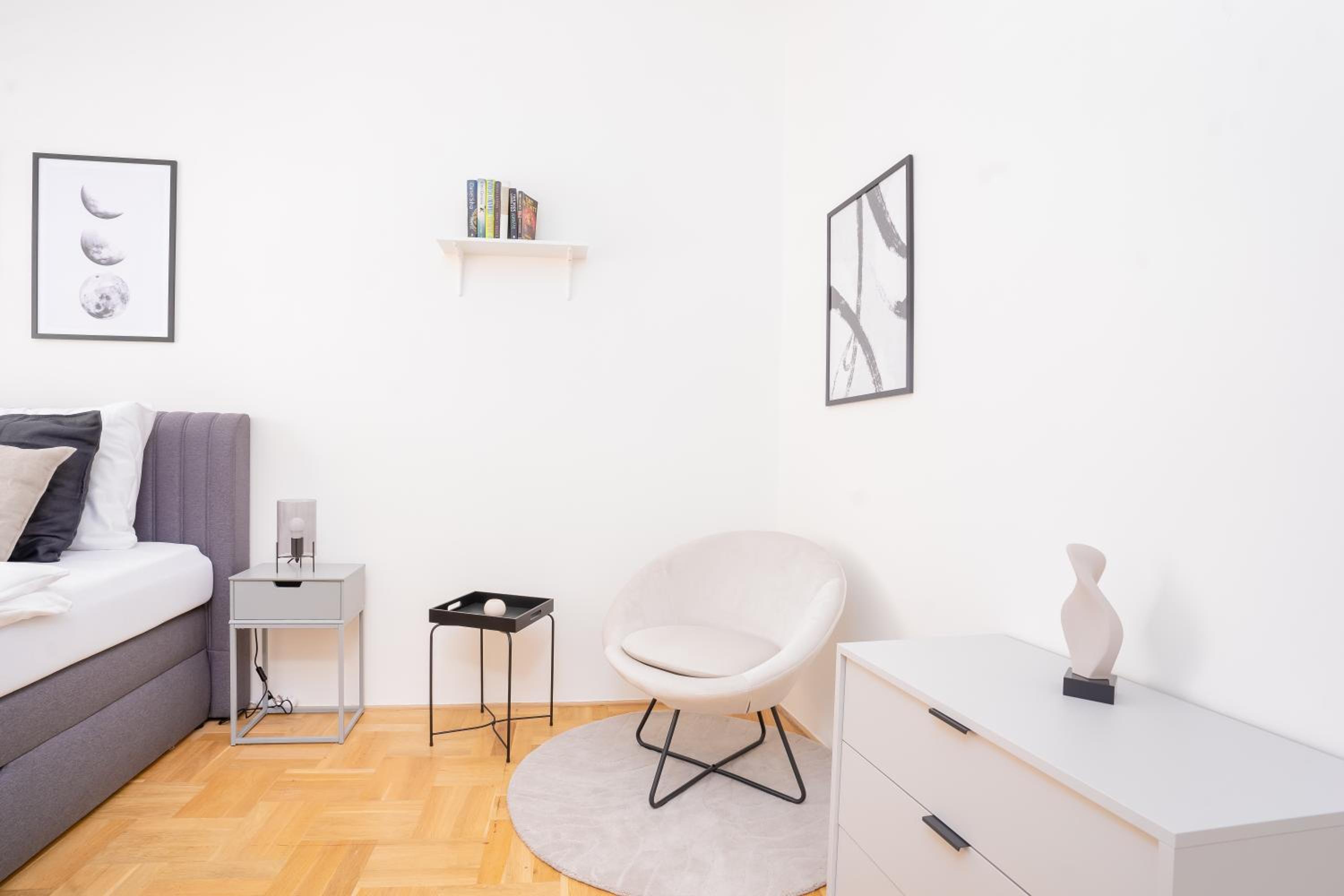 Prague Days - Two-bedroom Apartment with Workspace right next to Old Town Square