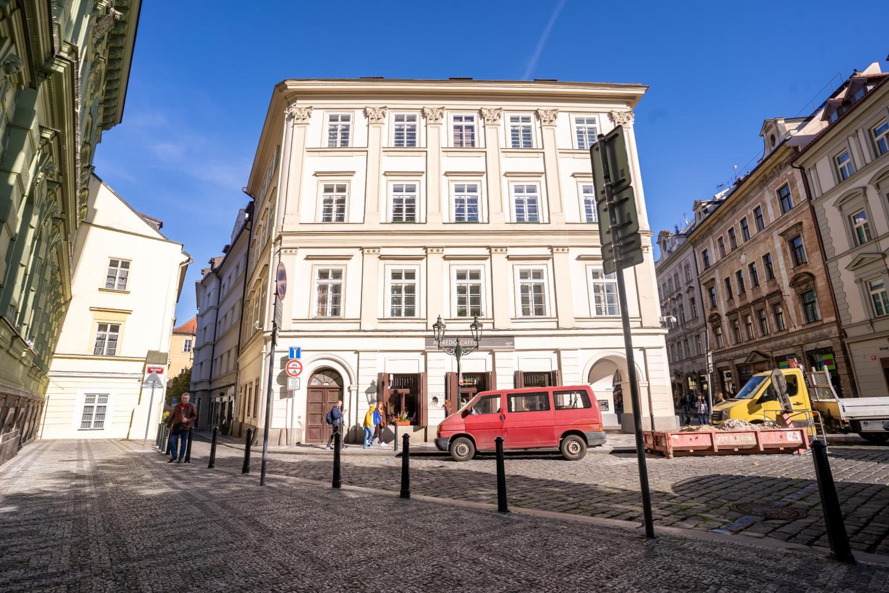 Prague Days - Two-bedroom Apartment with Workspace right next to Old Town Square