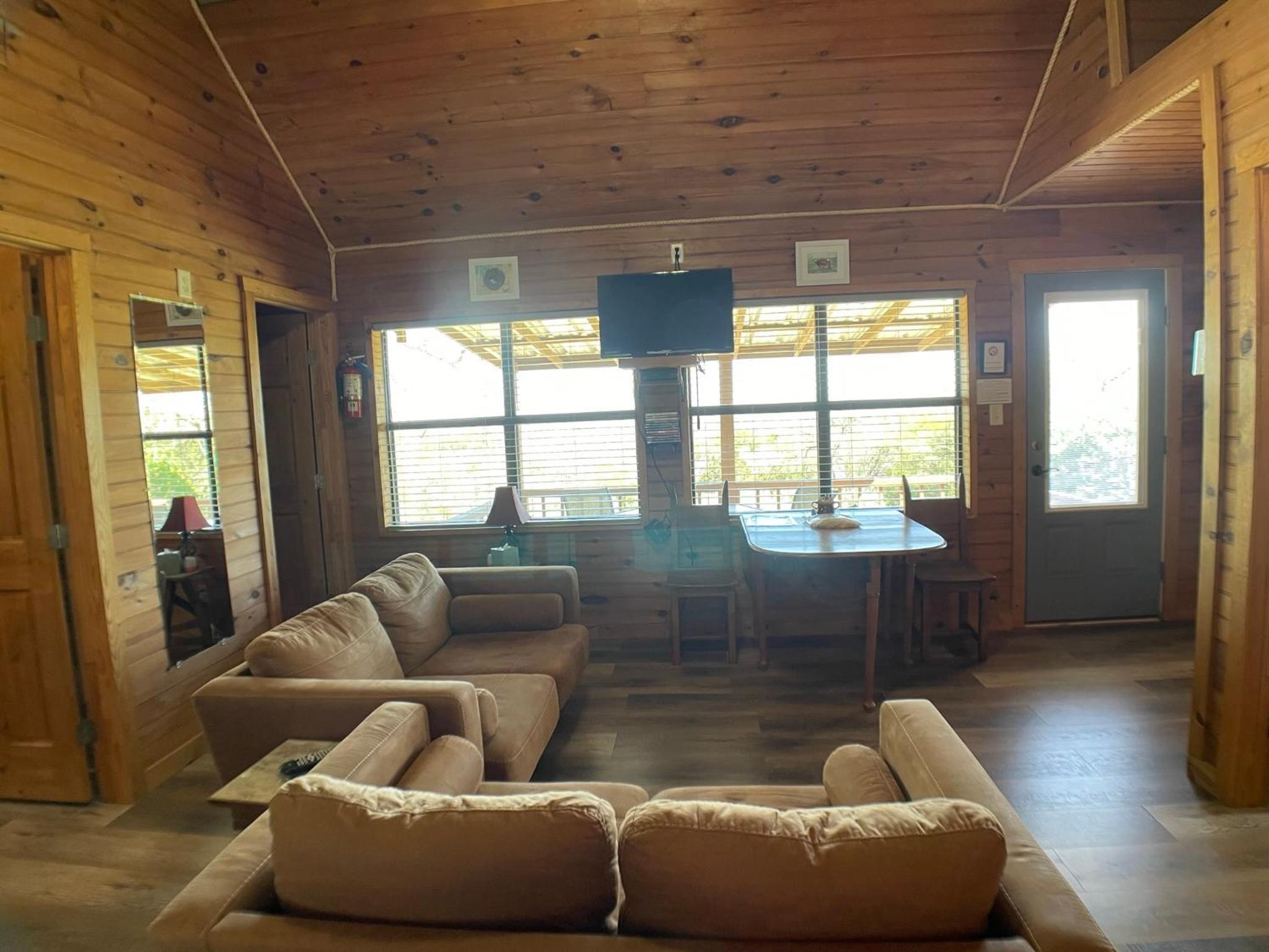 Walnut Canyon Cabins