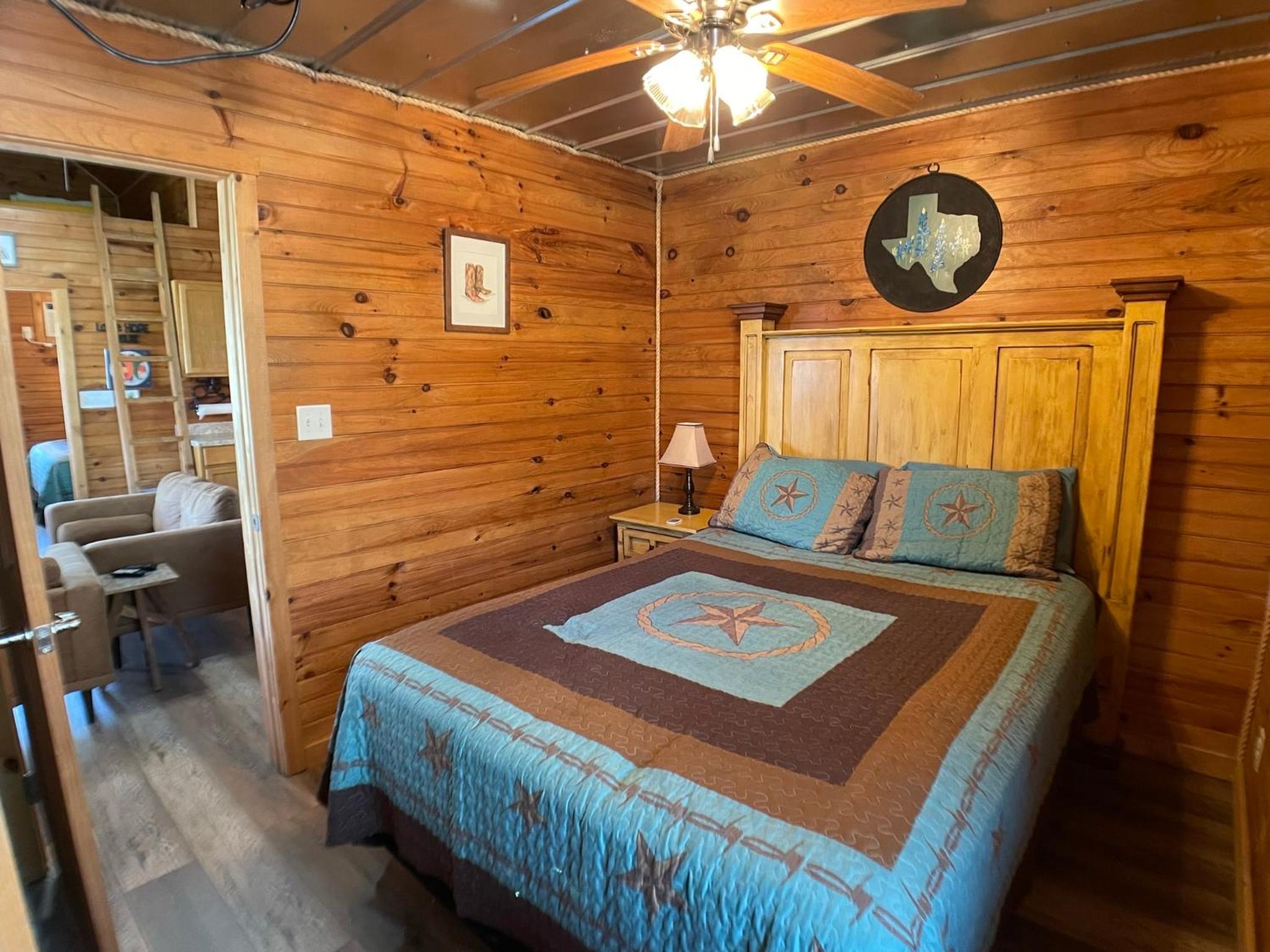Walnut Canyon Cabins