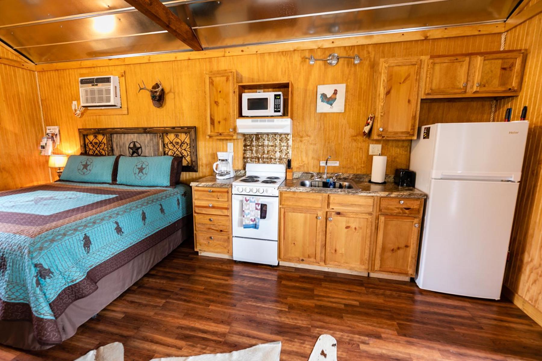 Walnut Canyon Cabins