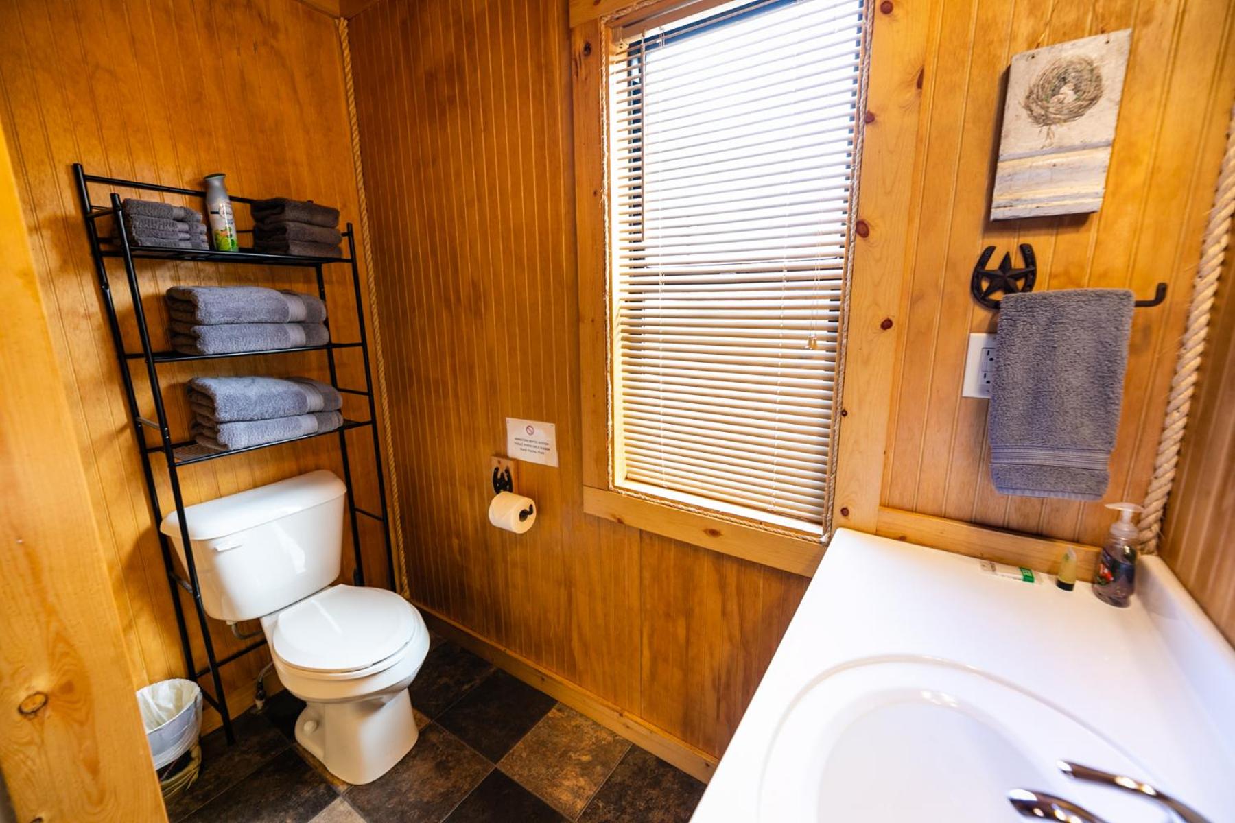 Walnut Canyon Cabins