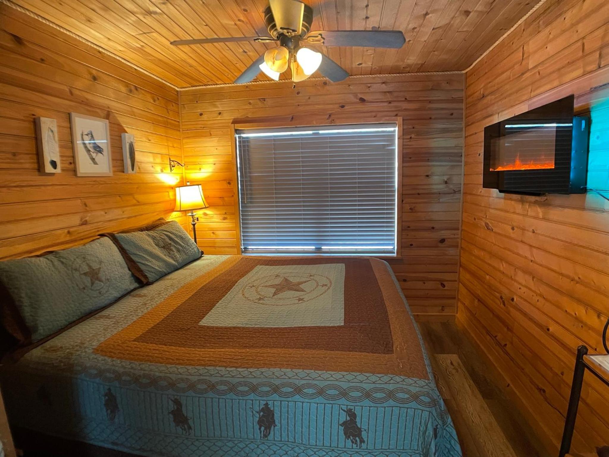 Walnut Canyon Cabins
