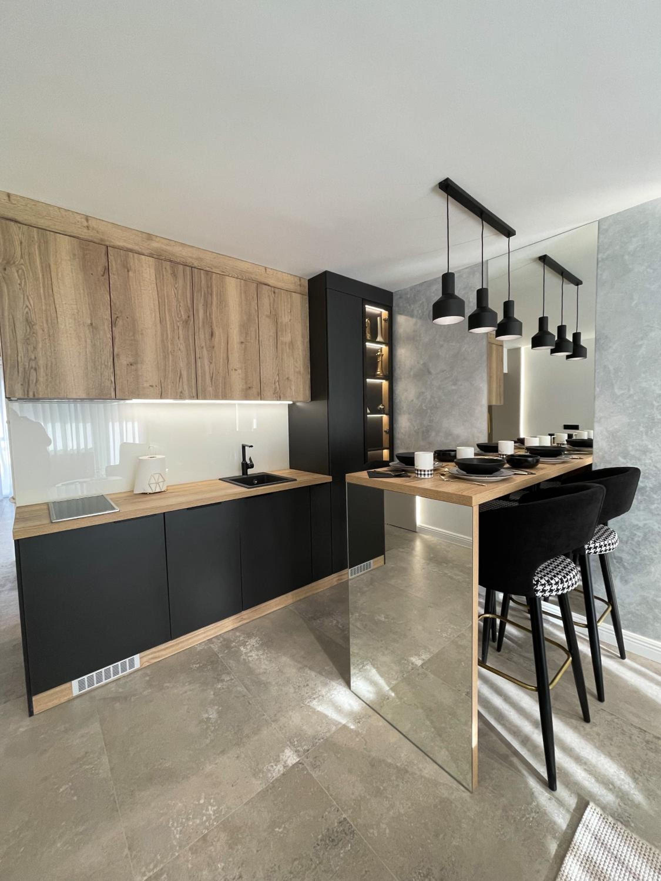 President Lux Apartment