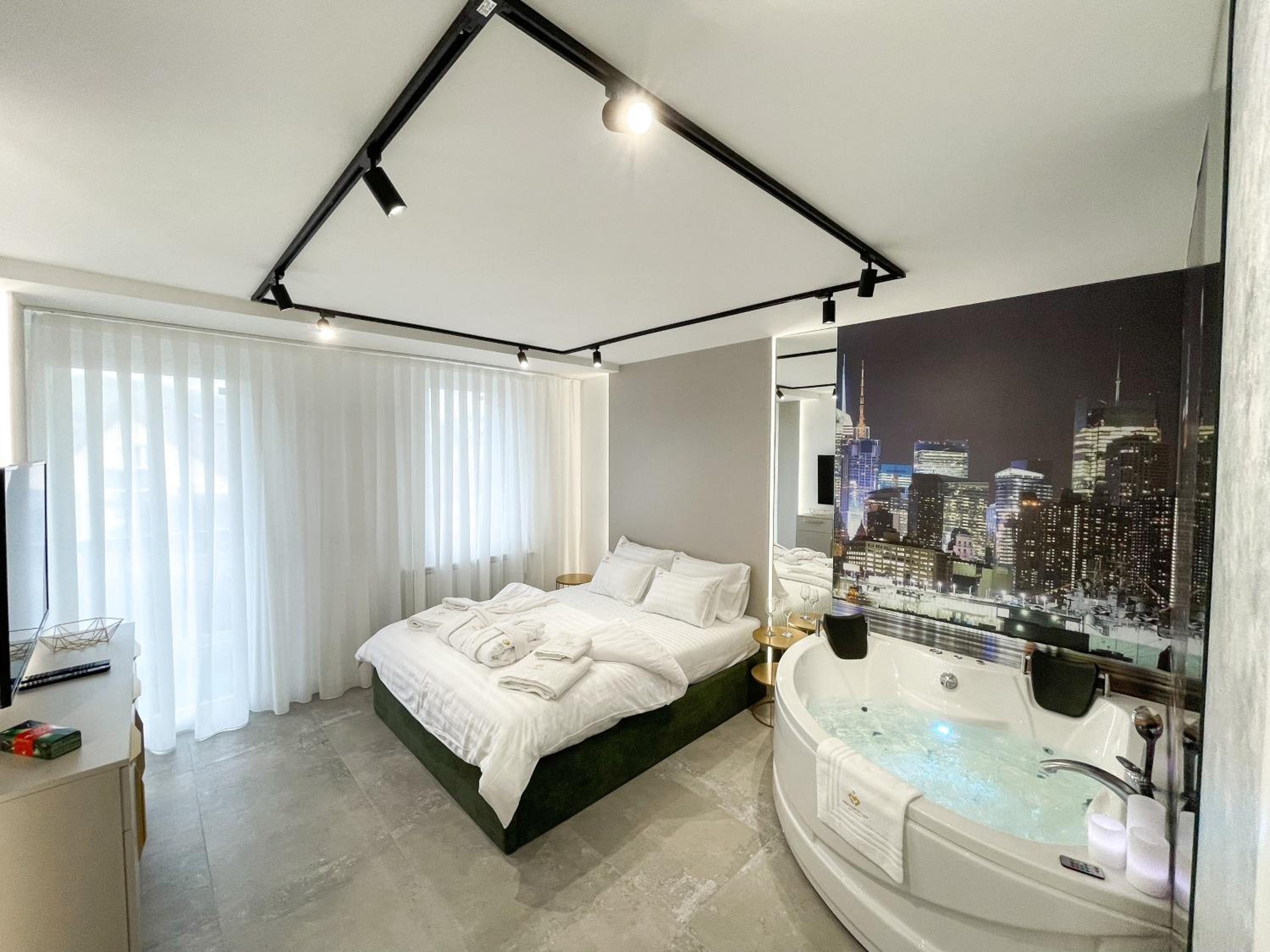 President Lux Apartment